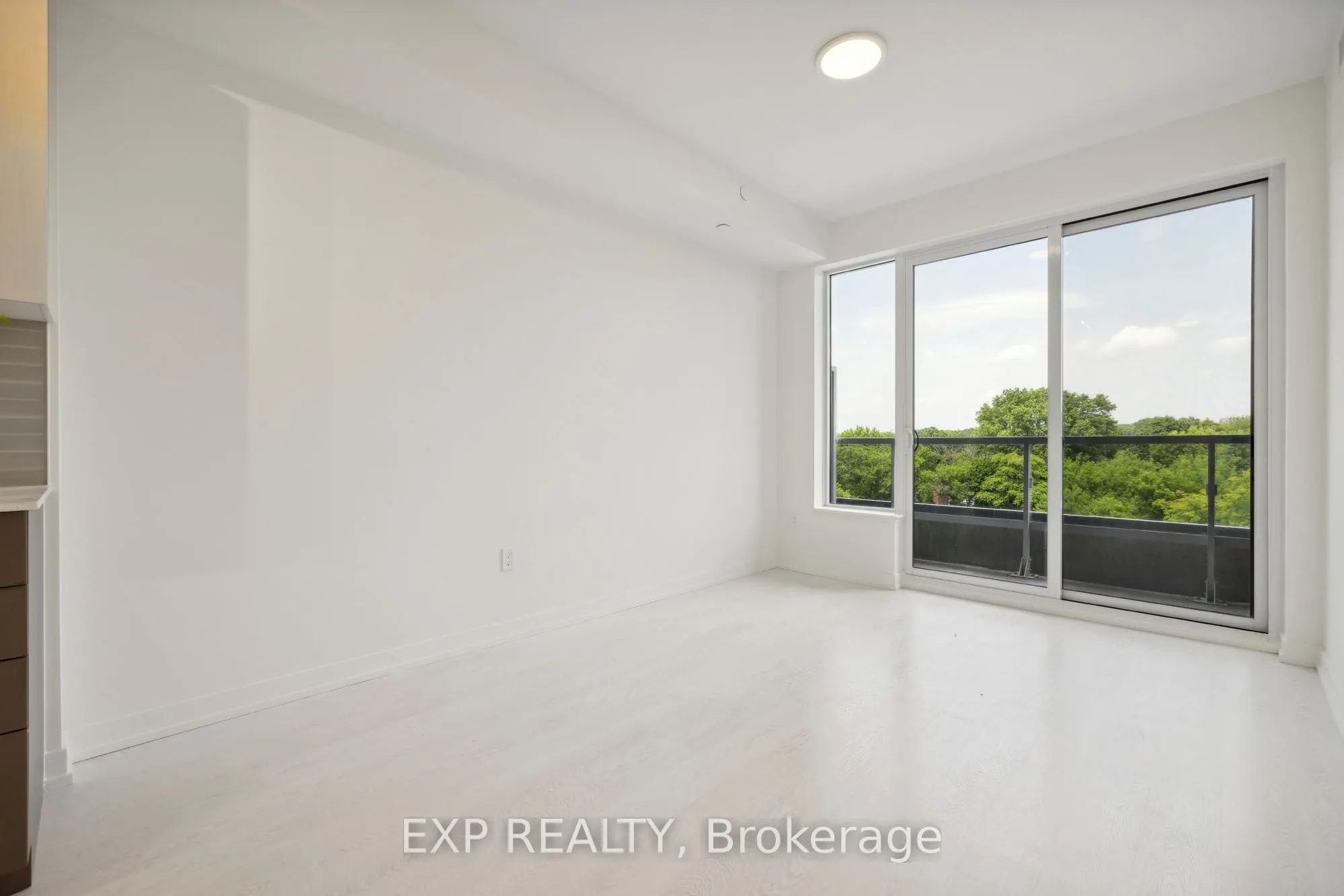 415 Main Street W, #514