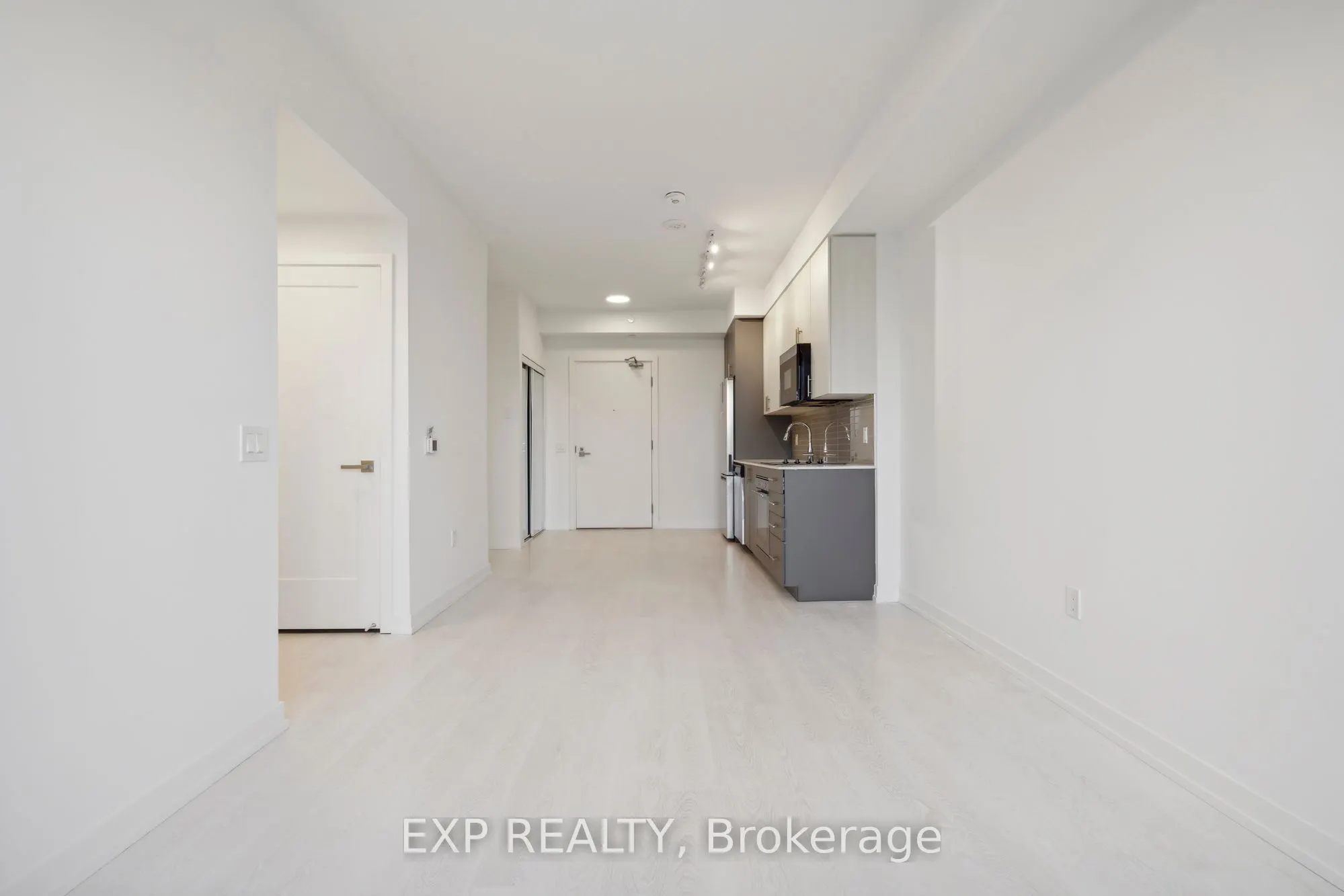 415 Main Street W, #514