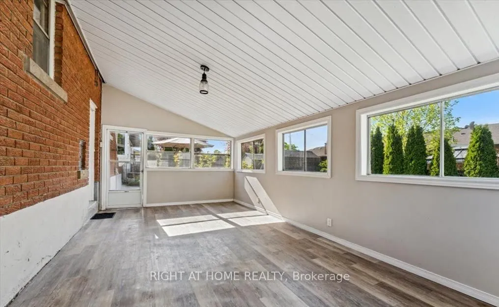 21 Kilbourne Crescent