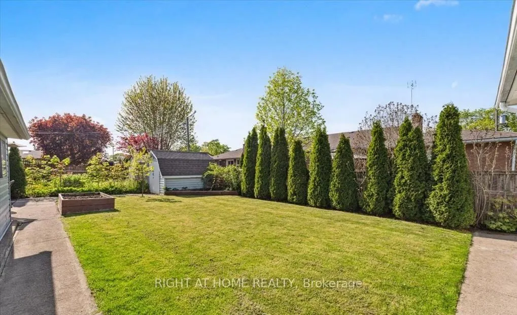 21 Kilbourne Crescent