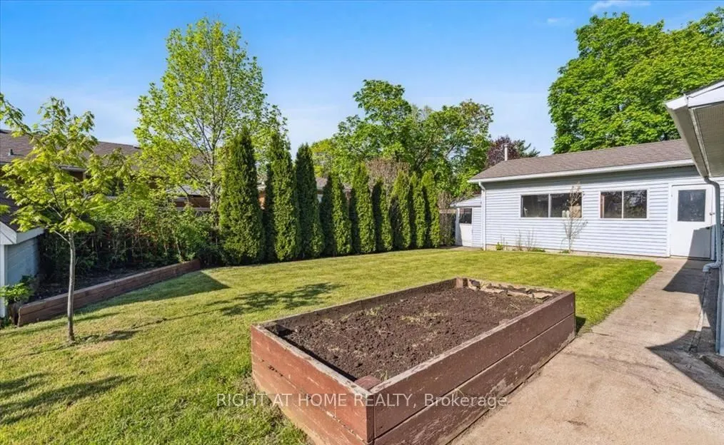 21 Kilbourne Crescent
