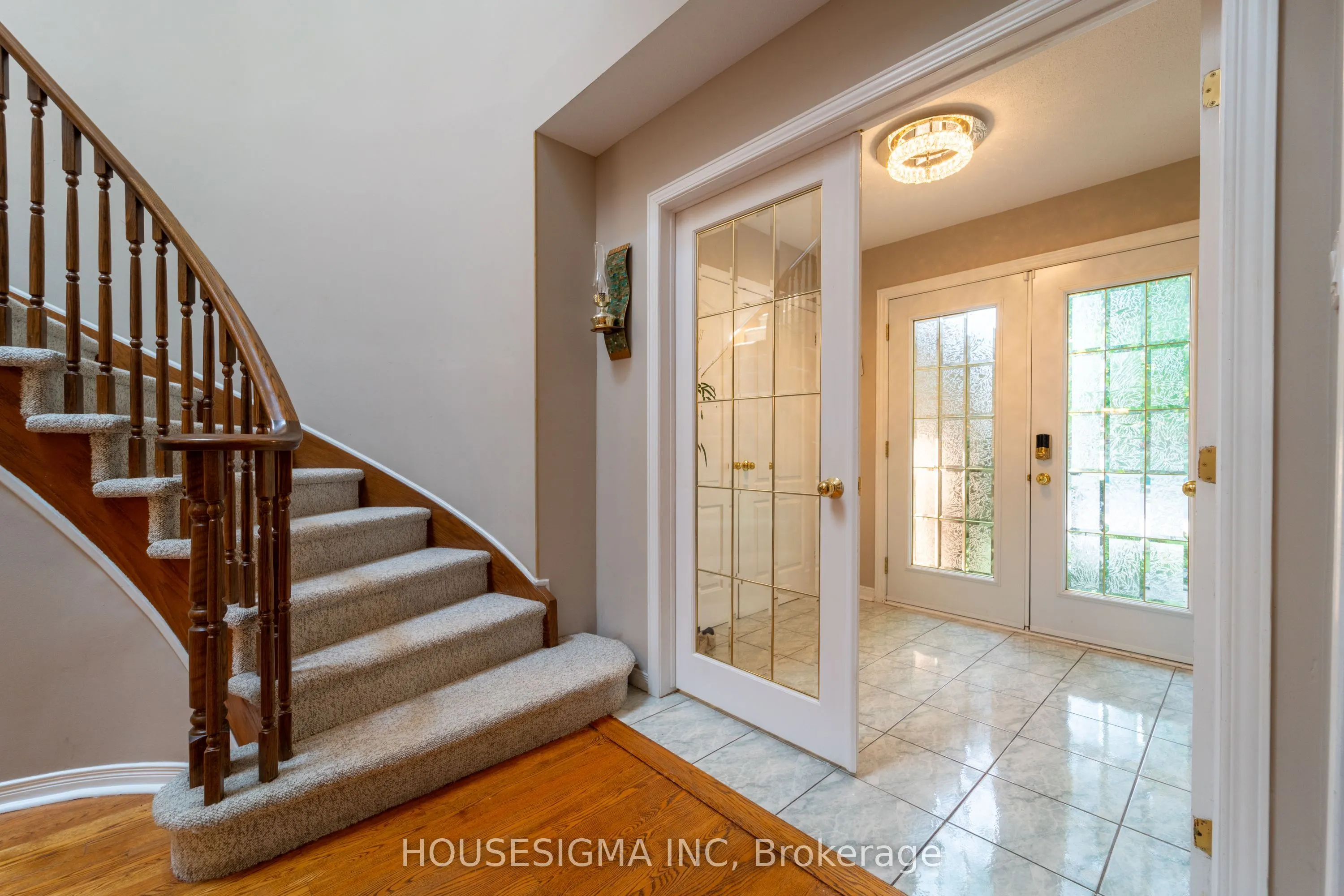 566 Falwyn Crescent