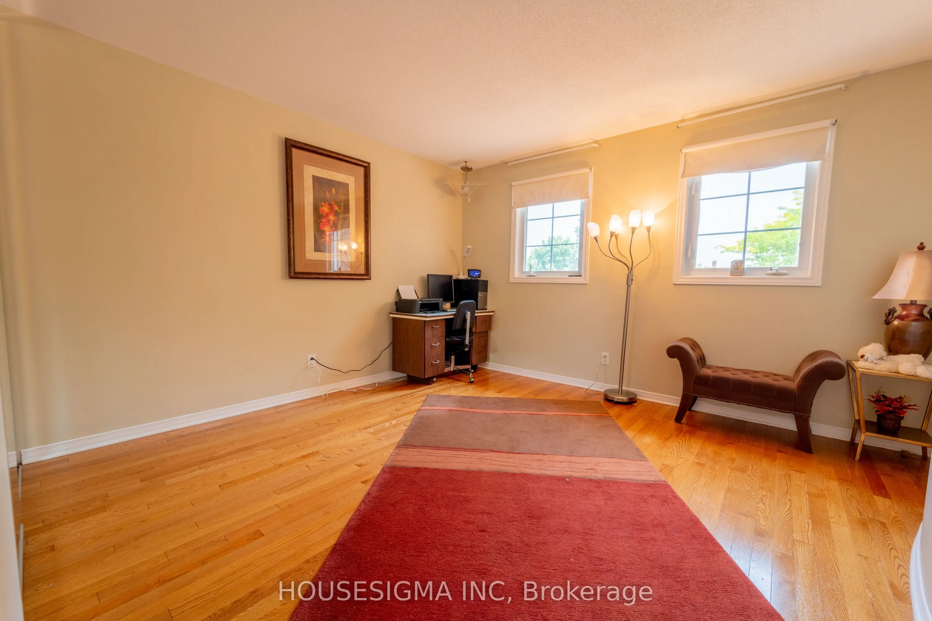 566 Falwyn Crescent