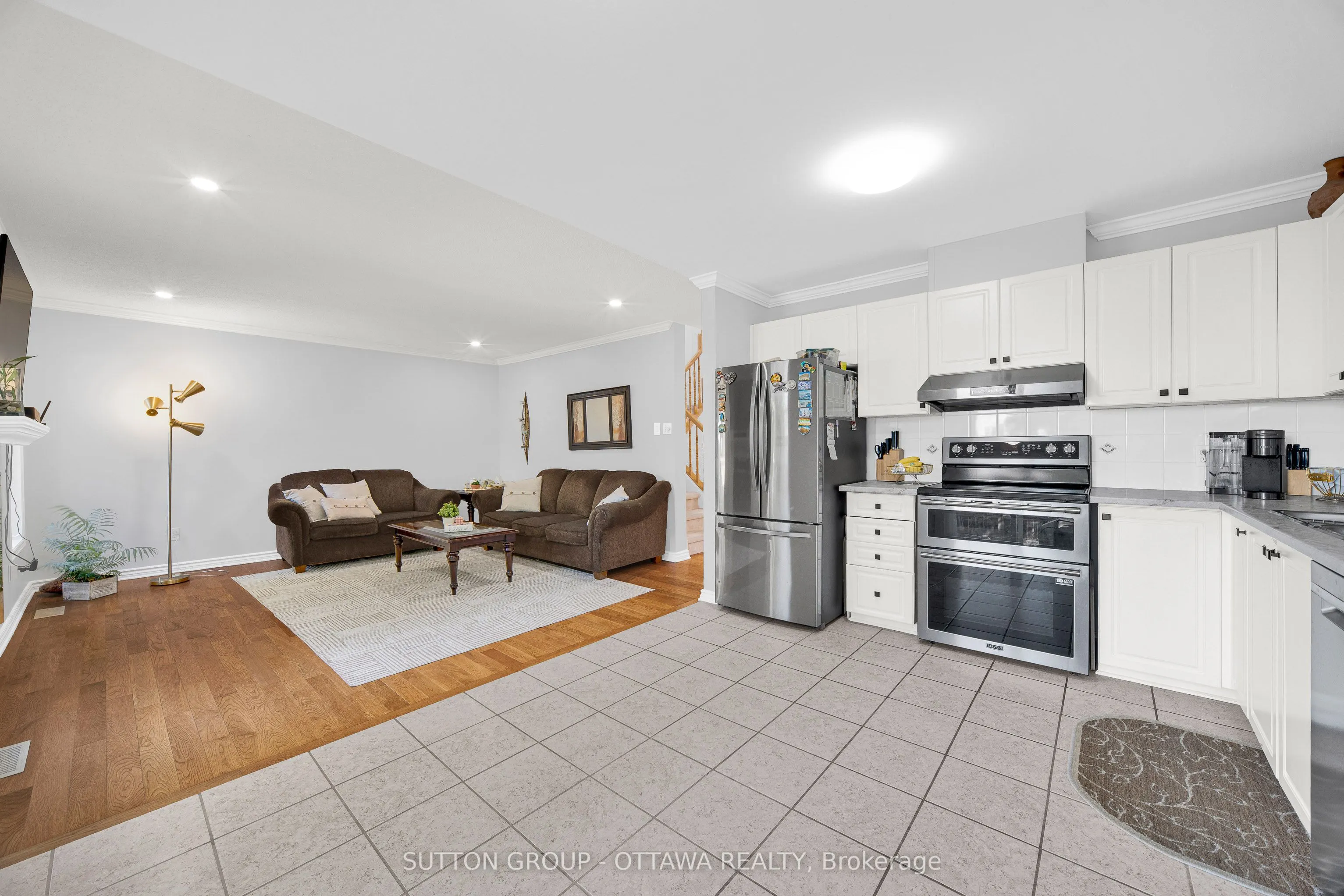 11 Baypointe Crescent
