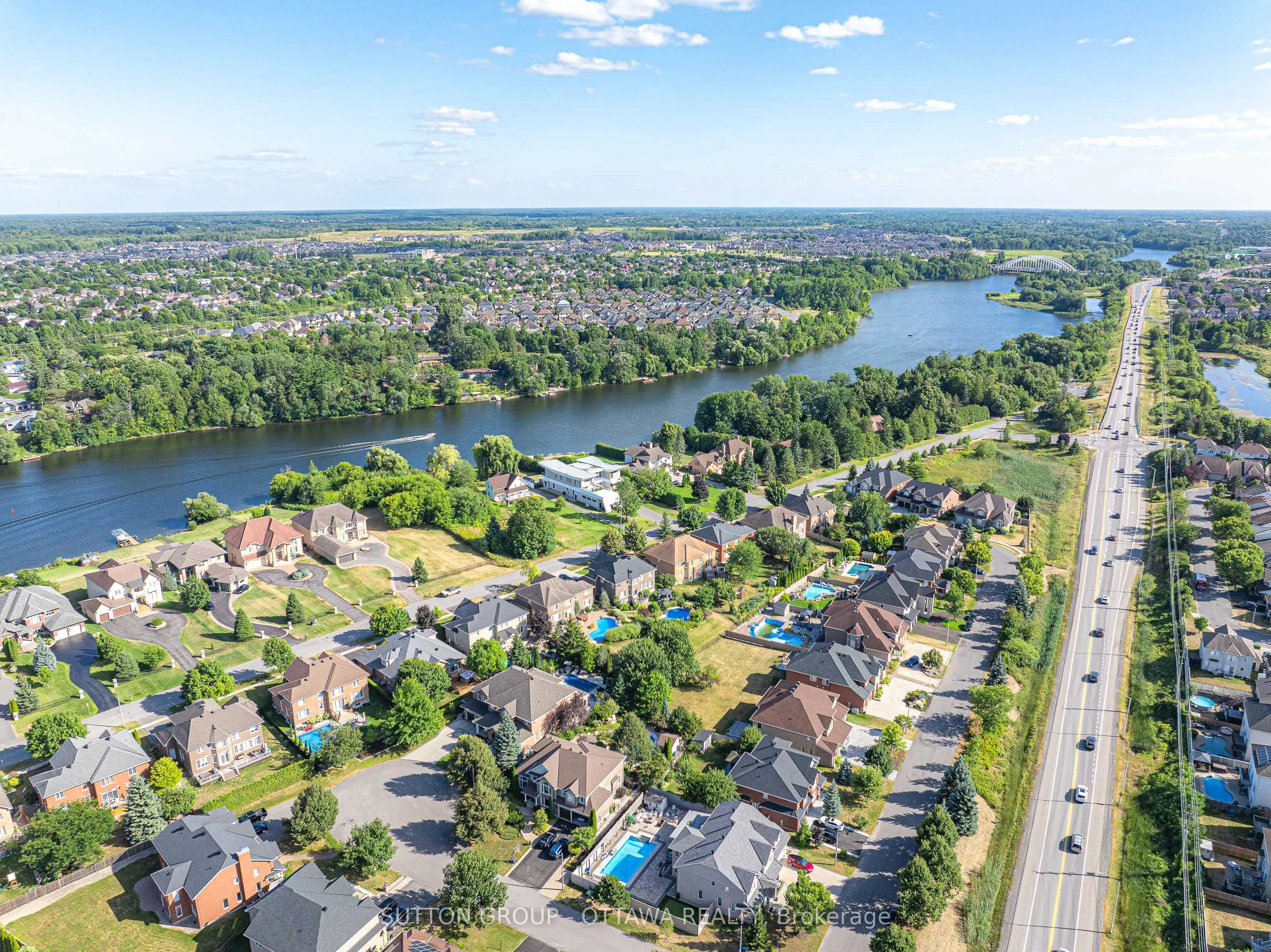 11 Baypointe Crescent