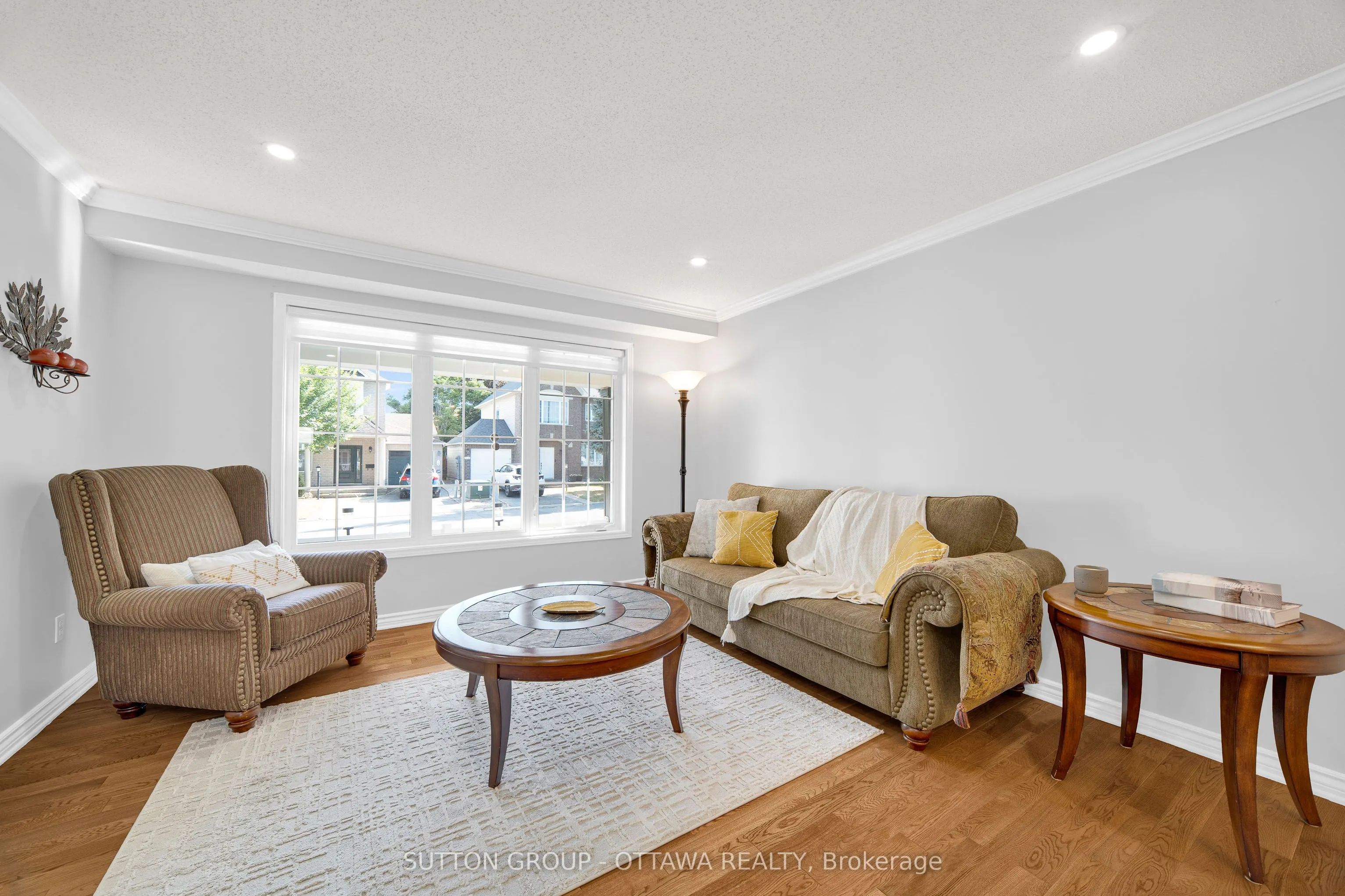 11 Baypointe Crescent