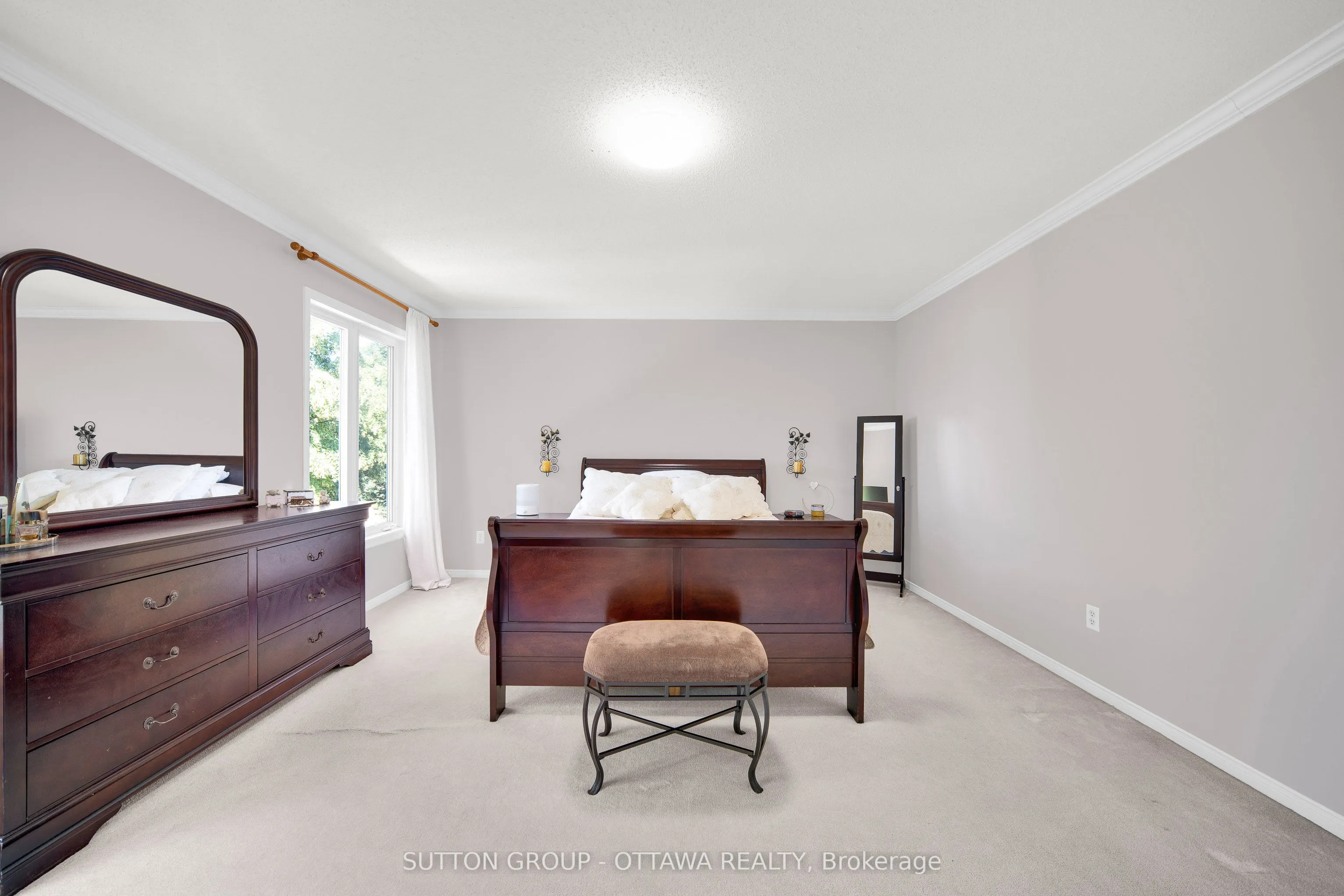 11 Baypointe Crescent