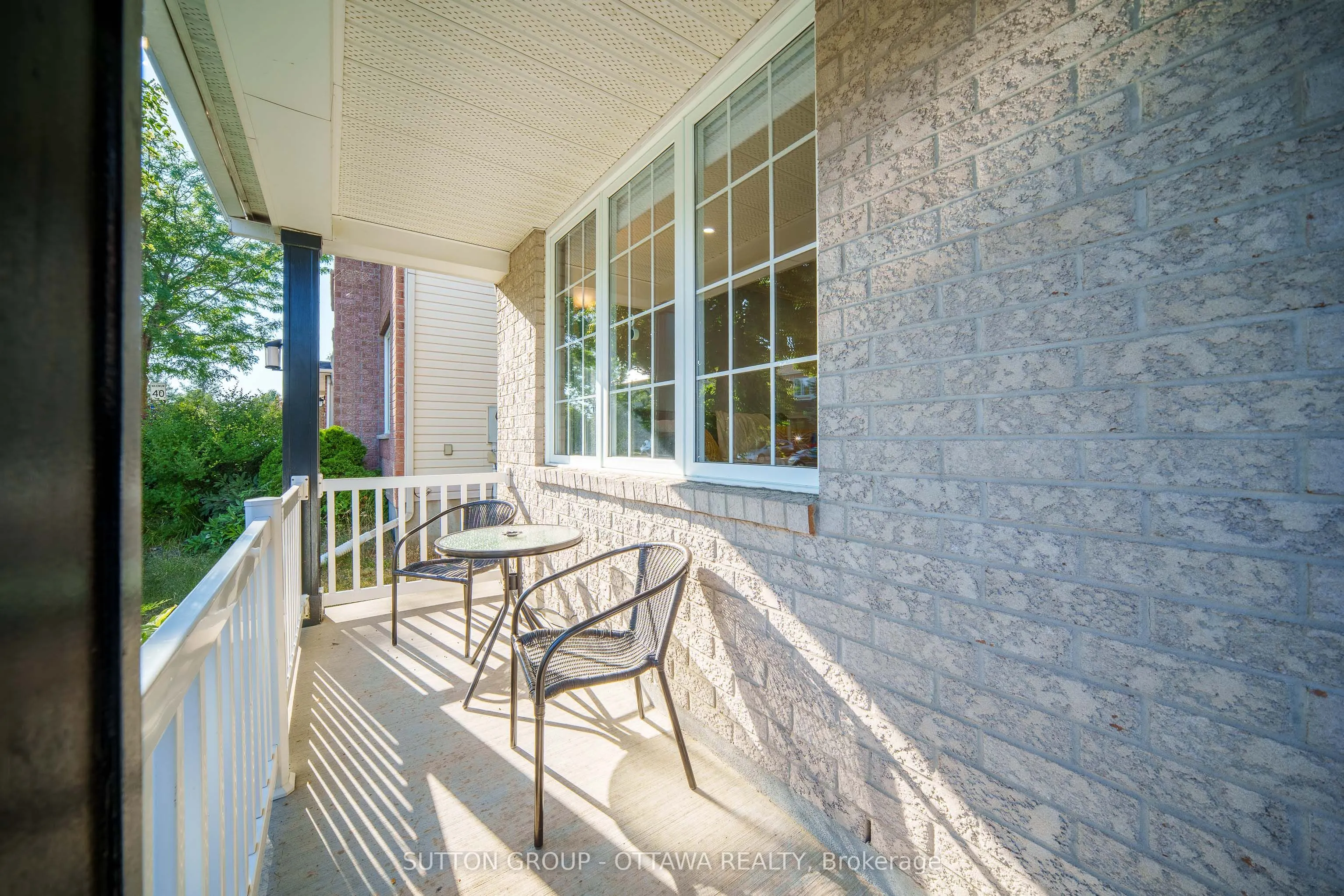 11 Baypointe Crescent