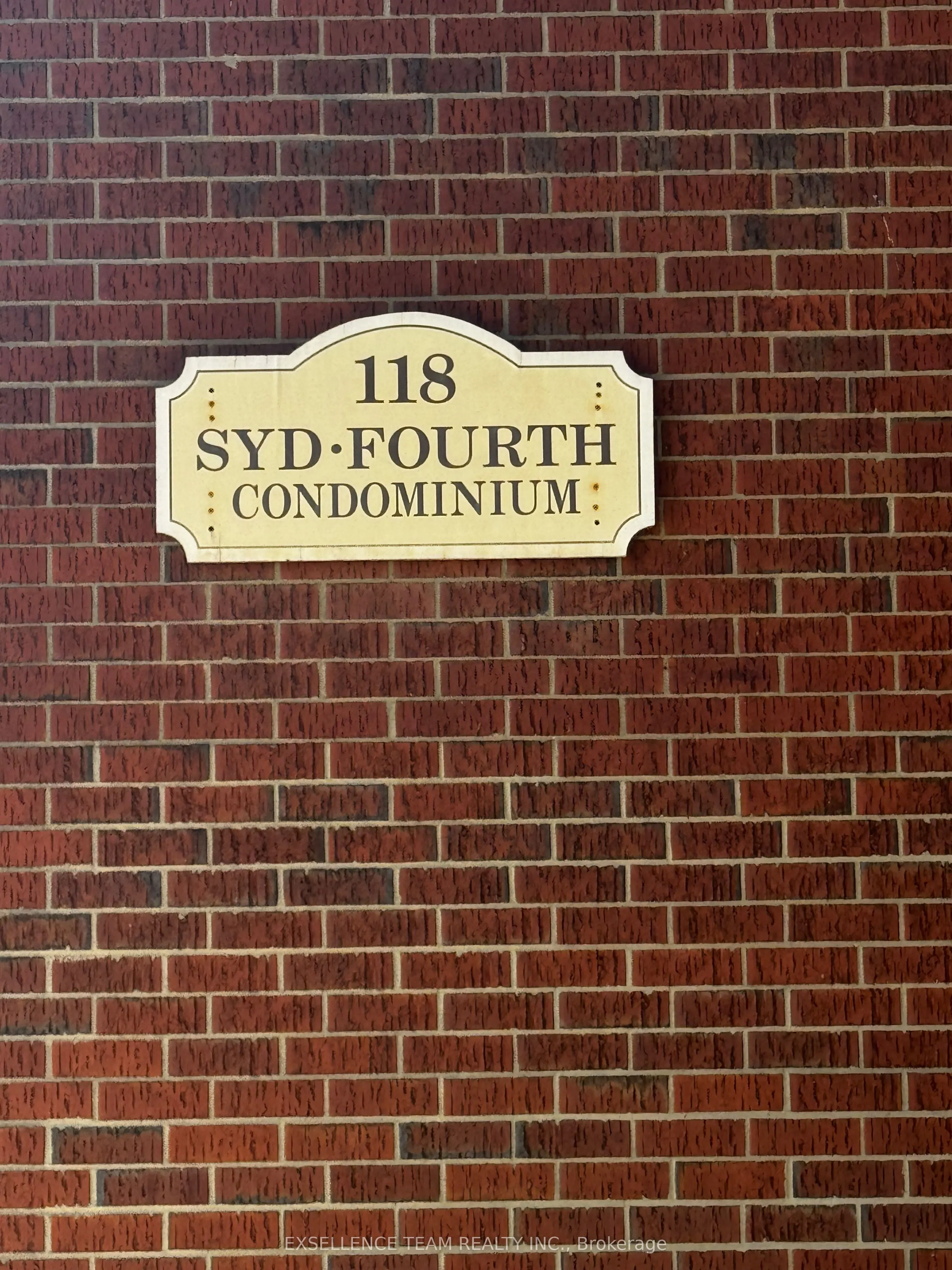 118 Fourth Street E, #305