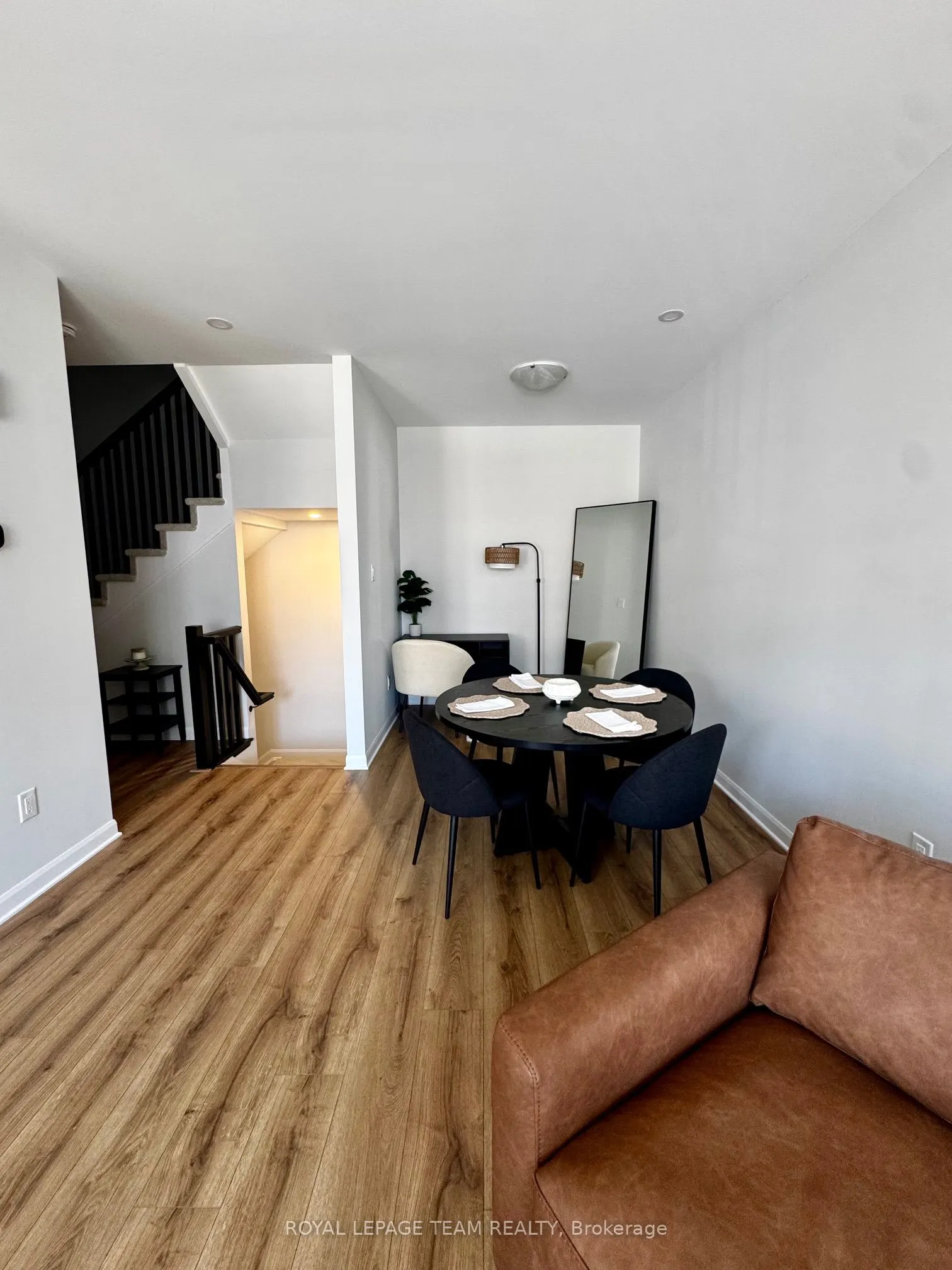 509 Woodlily Private