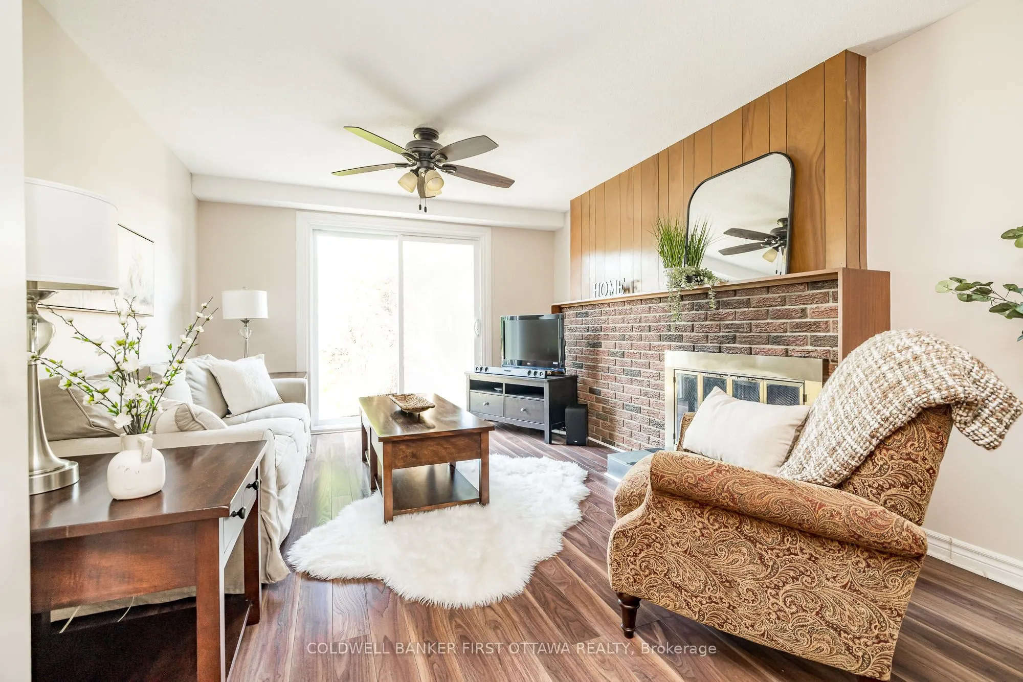48 DOWNSVIEW Crescent