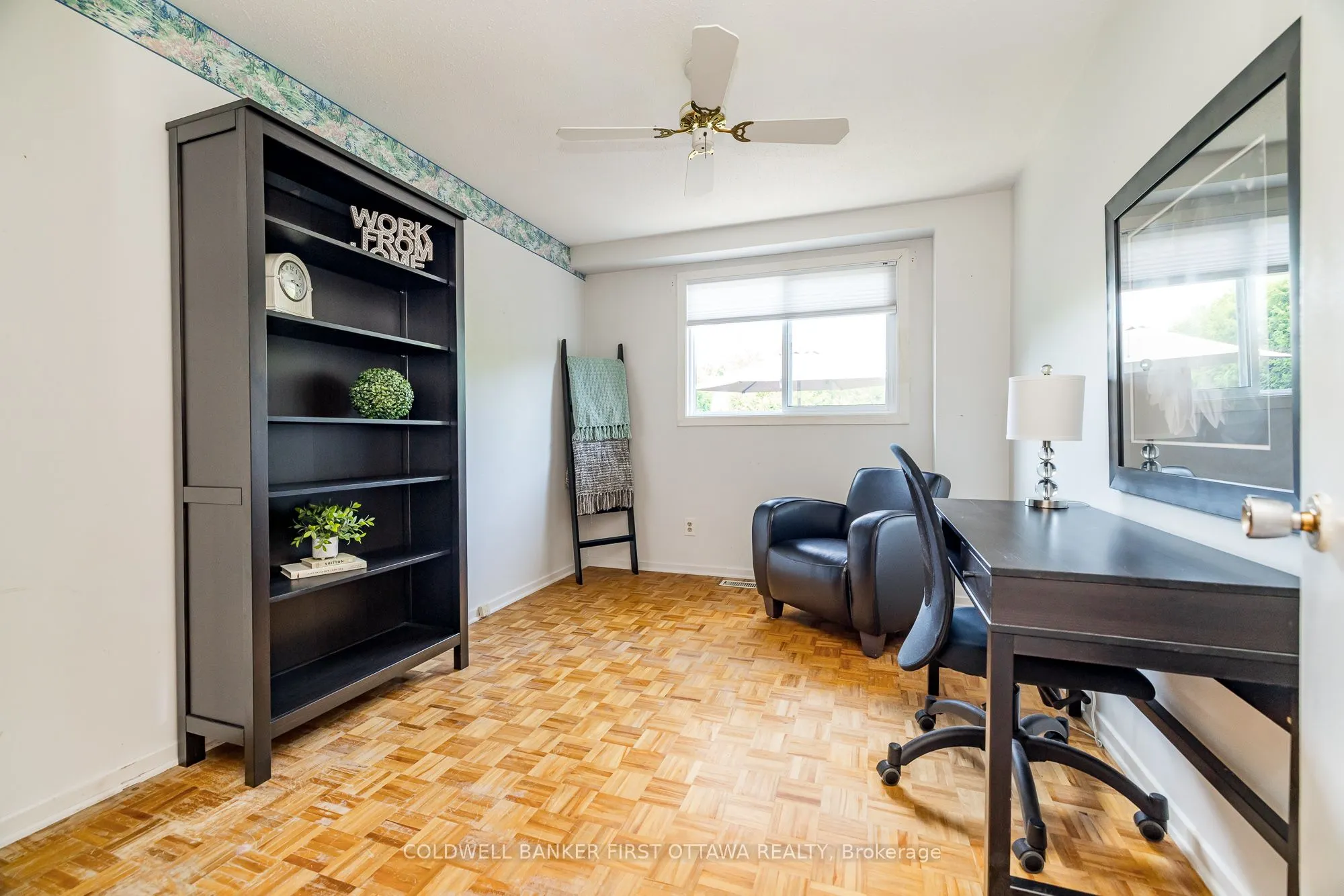48 DOWNSVIEW Crescent