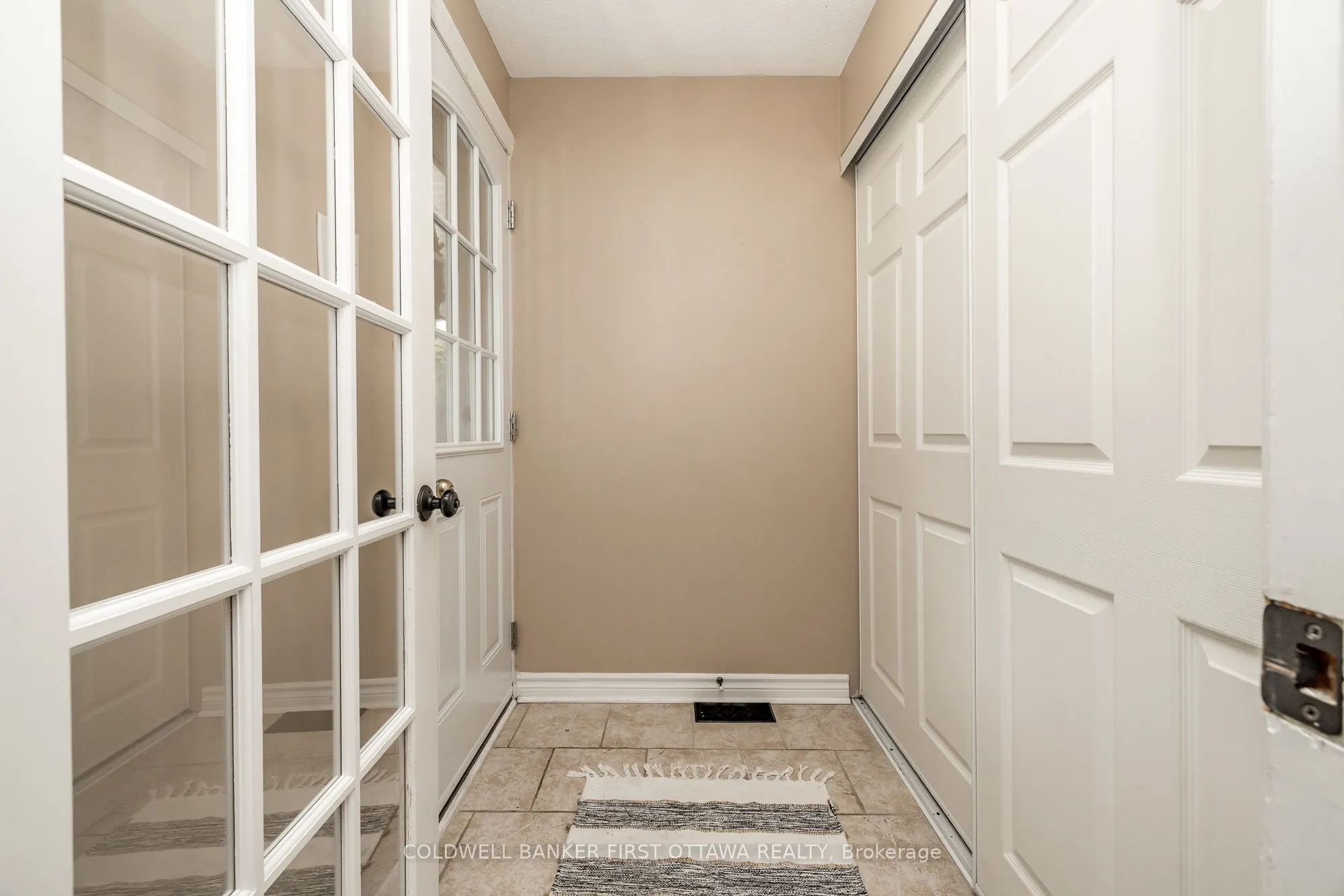 48 DOWNSVIEW Crescent