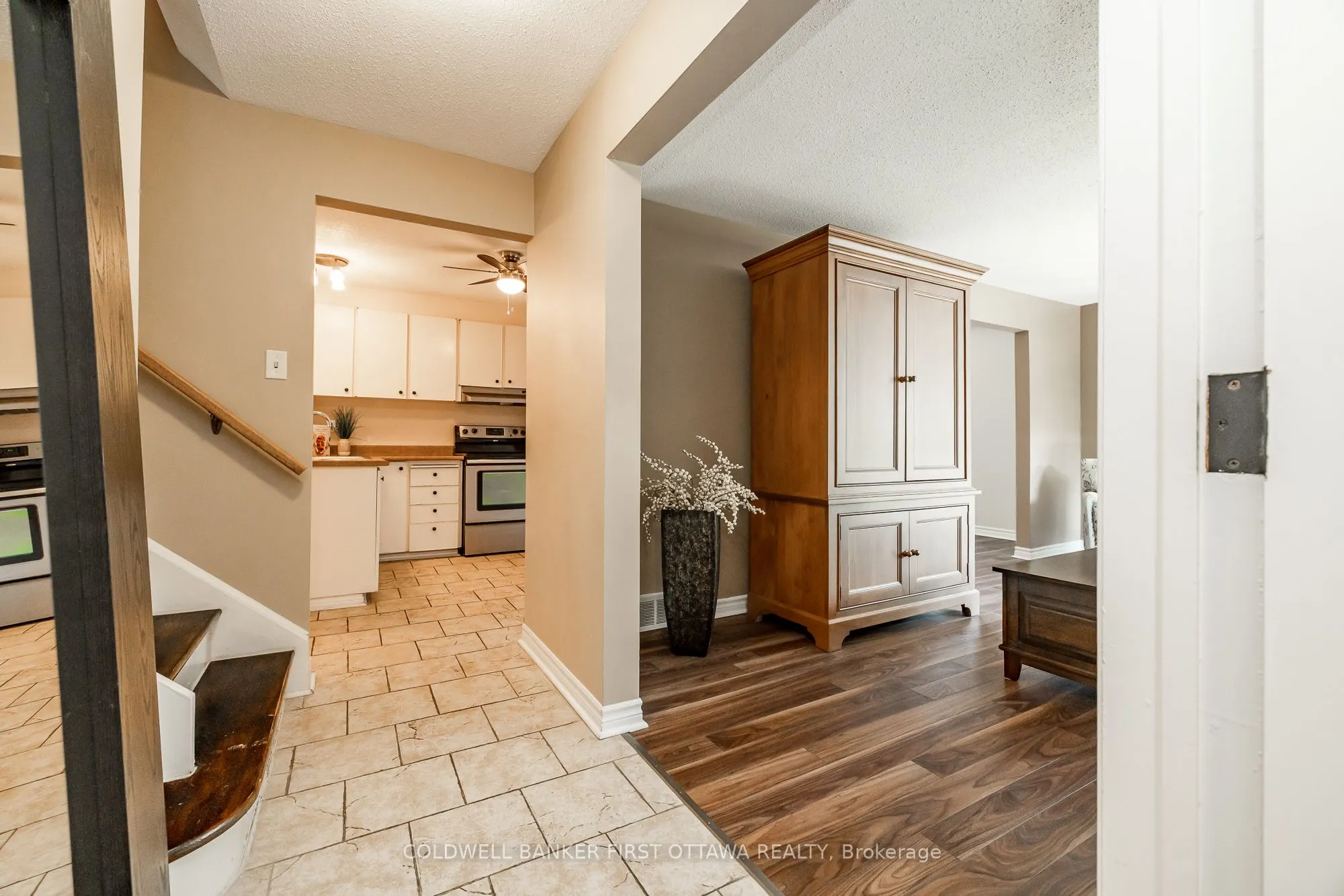 48 DOWNSVIEW Crescent