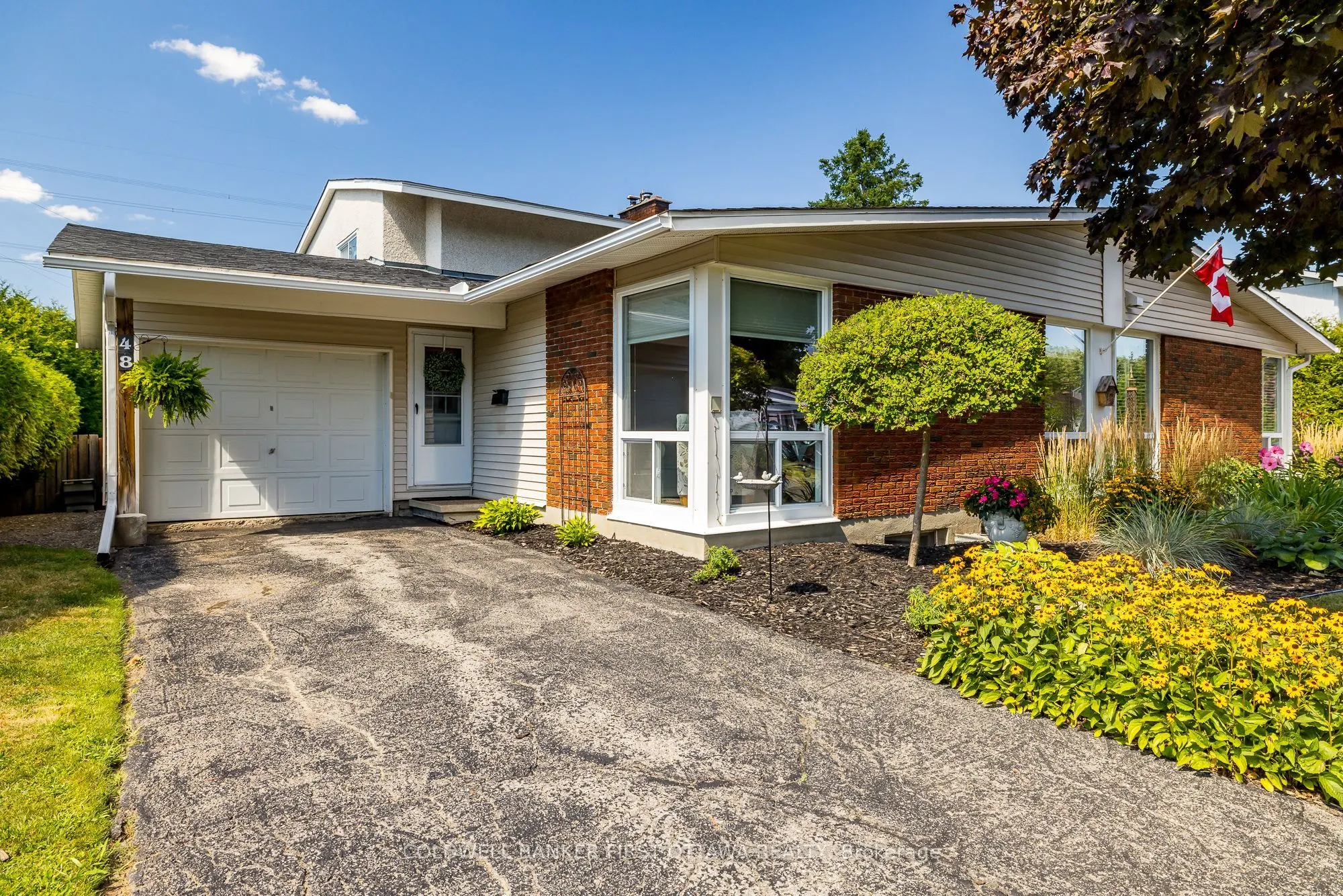 48 DOWNSVIEW Crescent