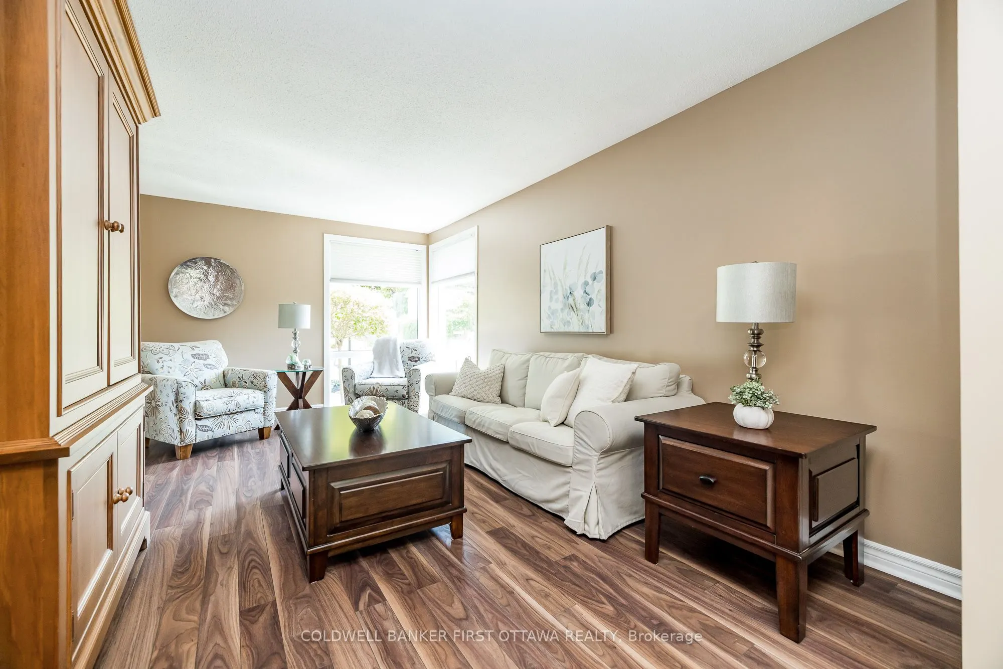 48 DOWNSVIEW Crescent