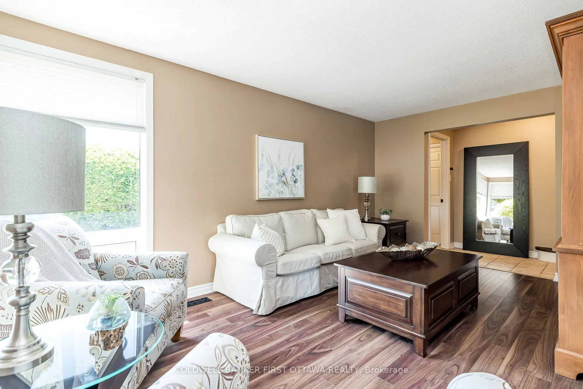 48 DOWNSVIEW Crescent