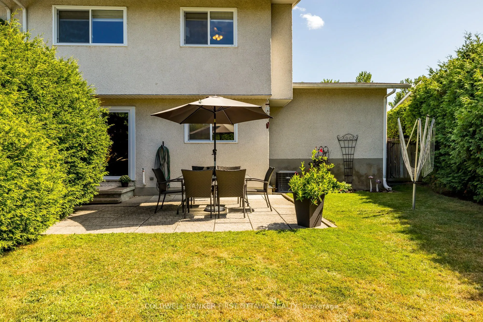 48 DOWNSVIEW Crescent