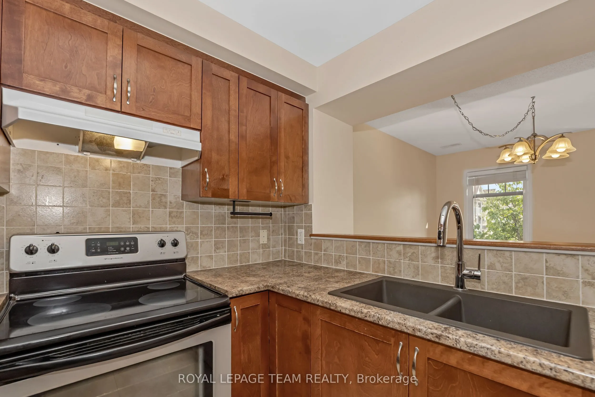 245 Keltie Private, #245