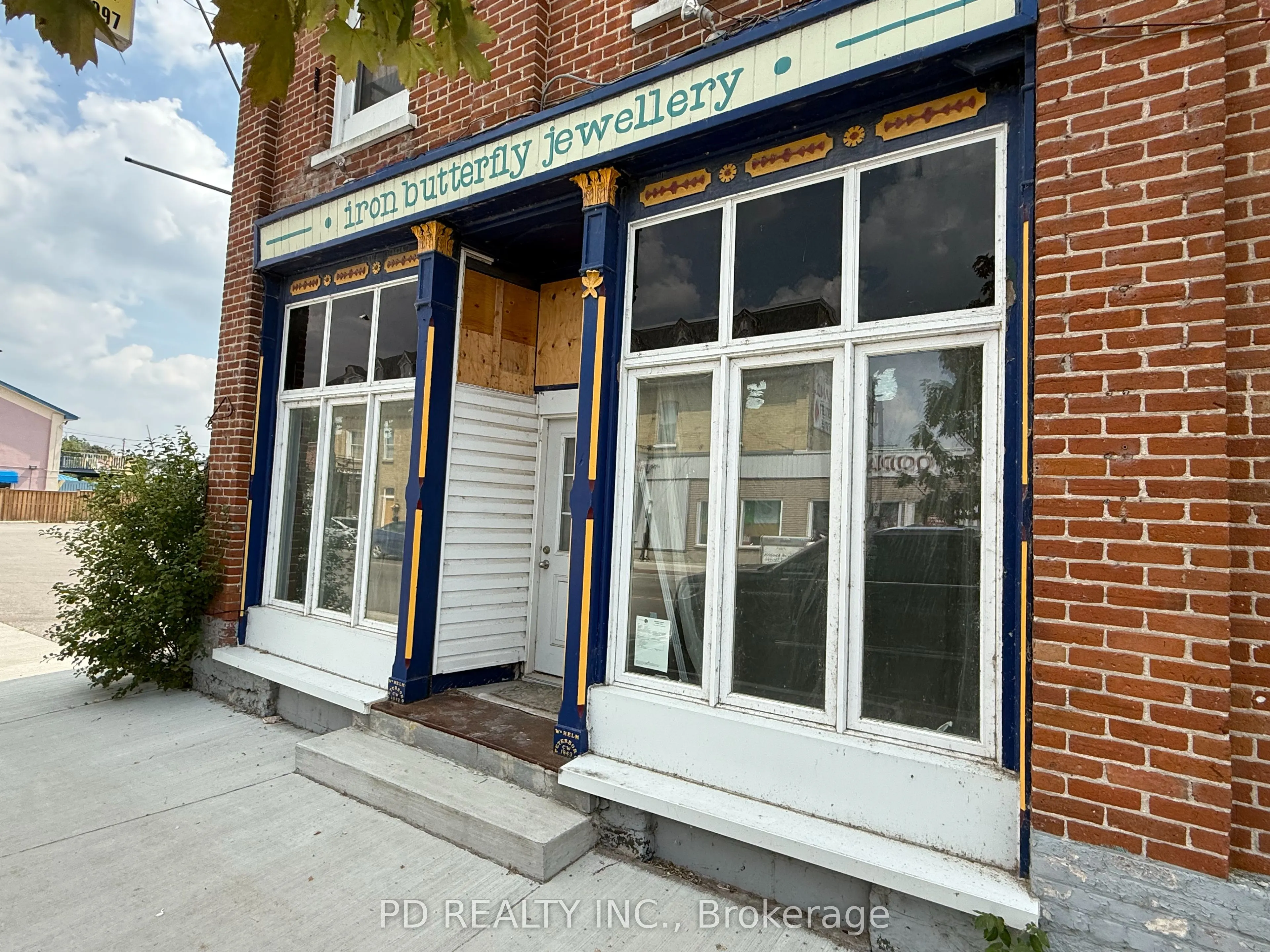 34-36 King Street E, #1