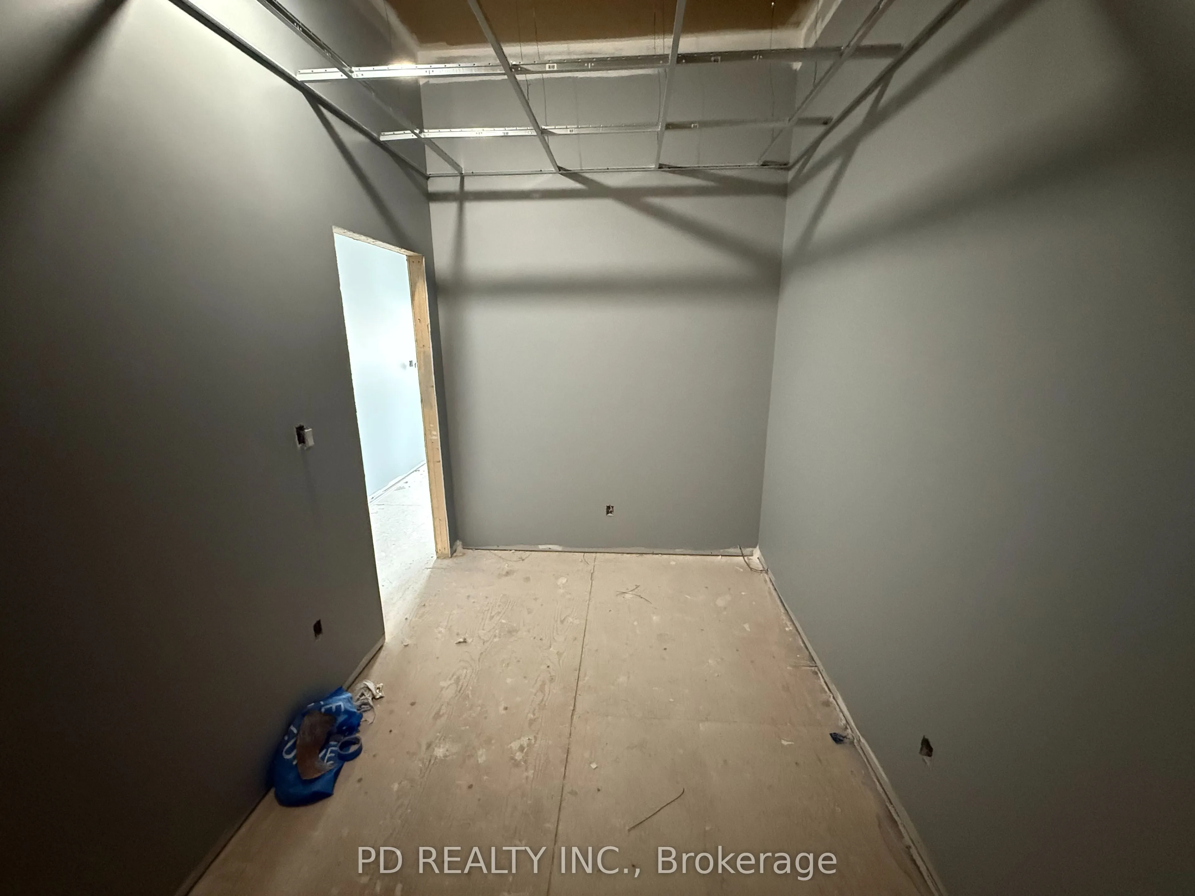 34-36 King Street E, #1