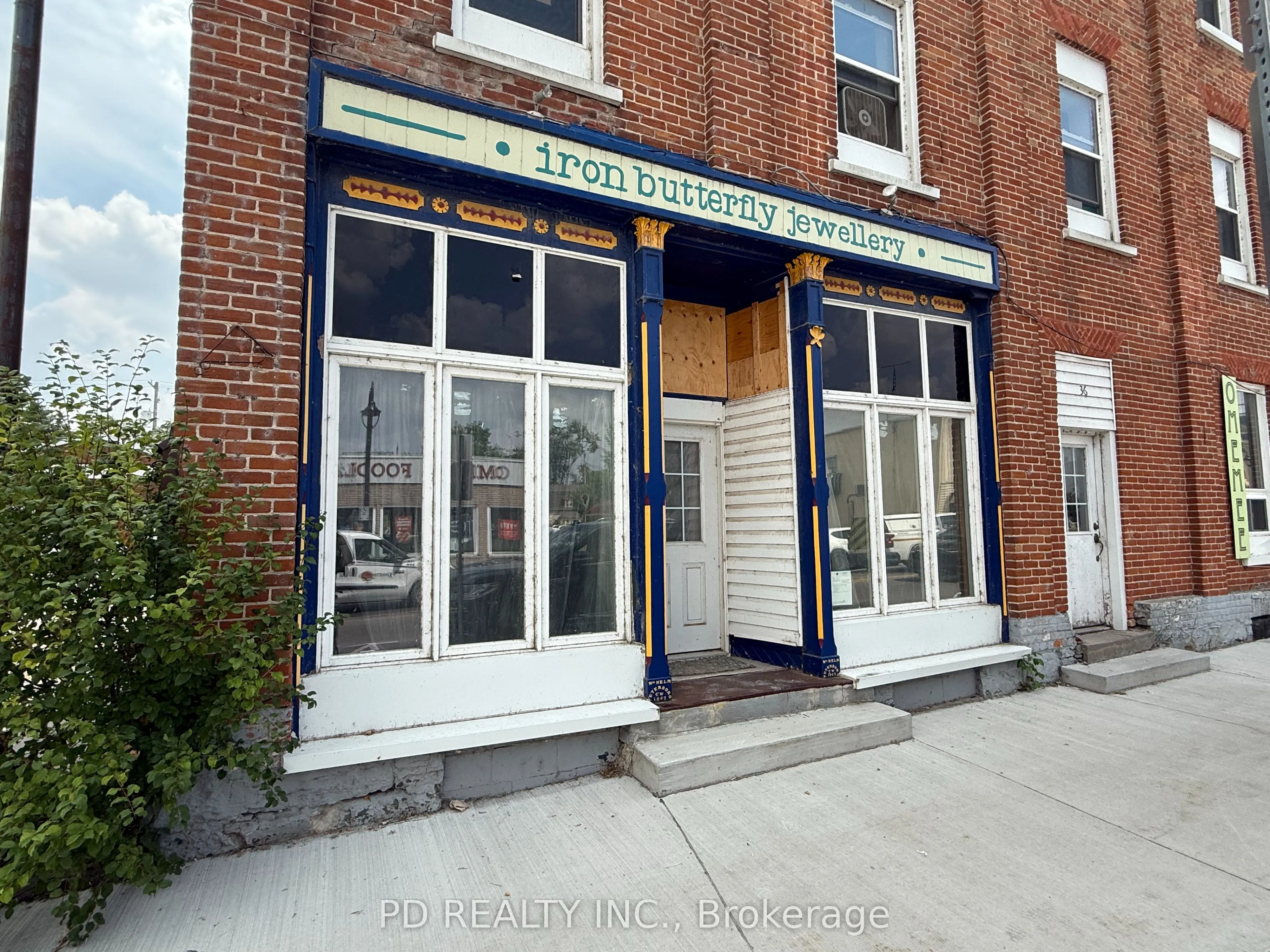34-36 King Street E, #1