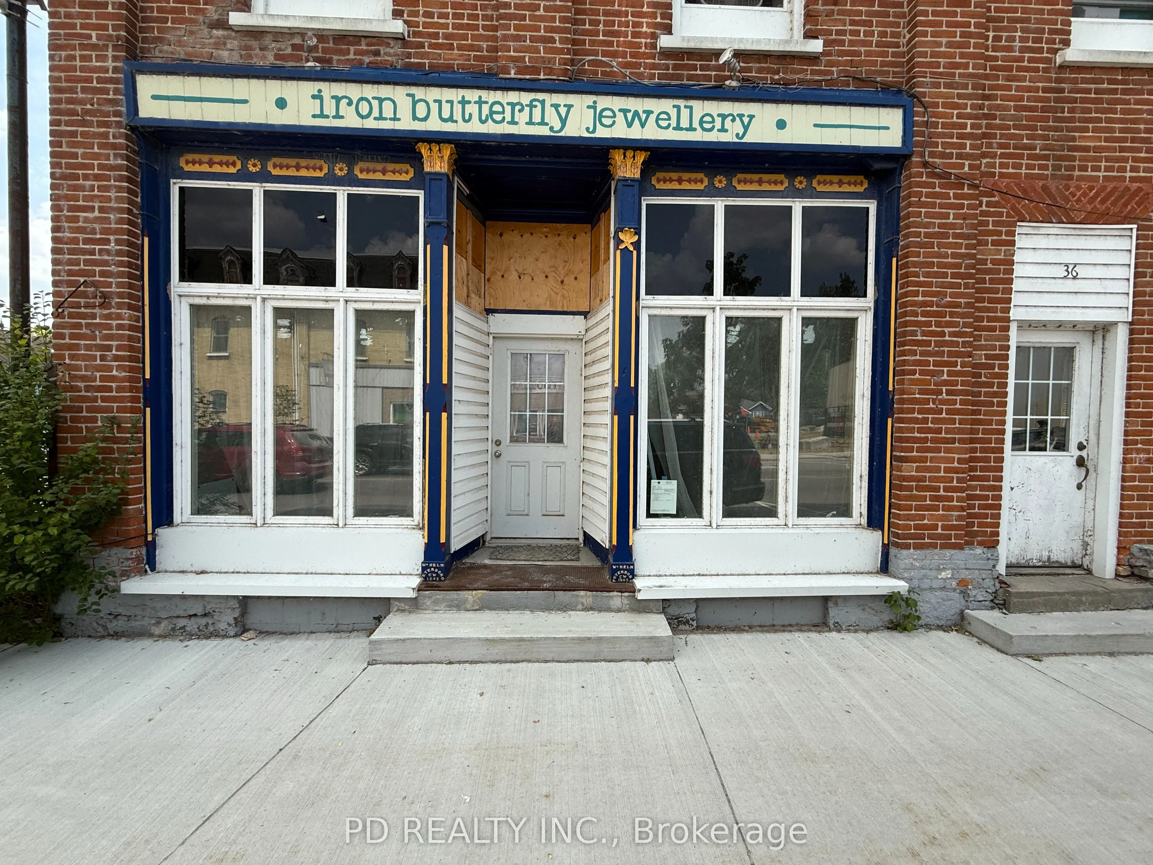 34-36 King Street E, #1