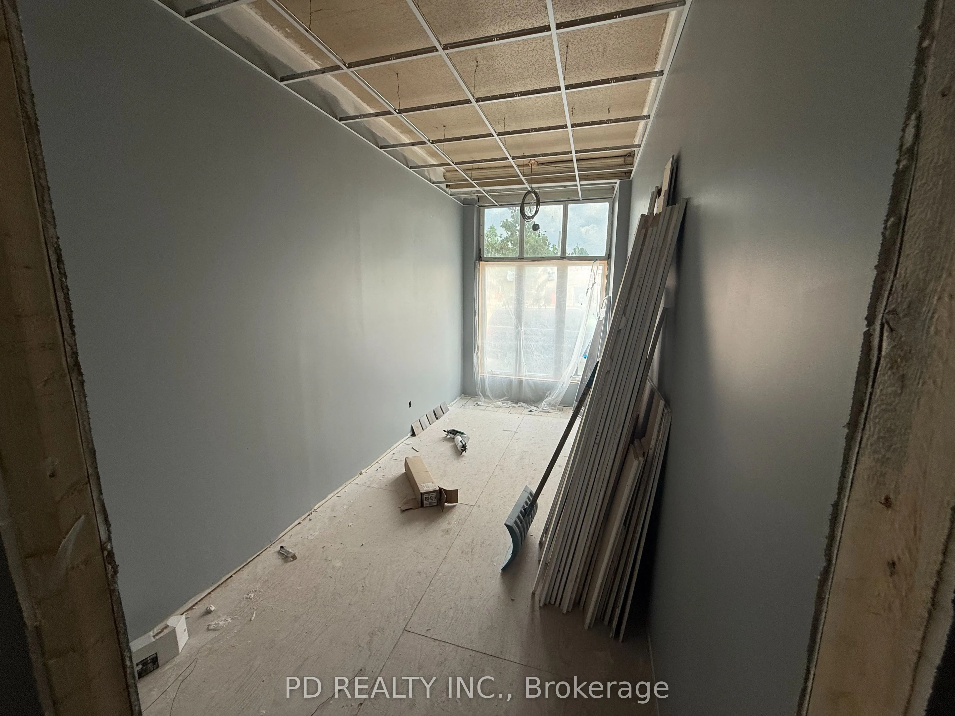 34-36 King Street E, #1