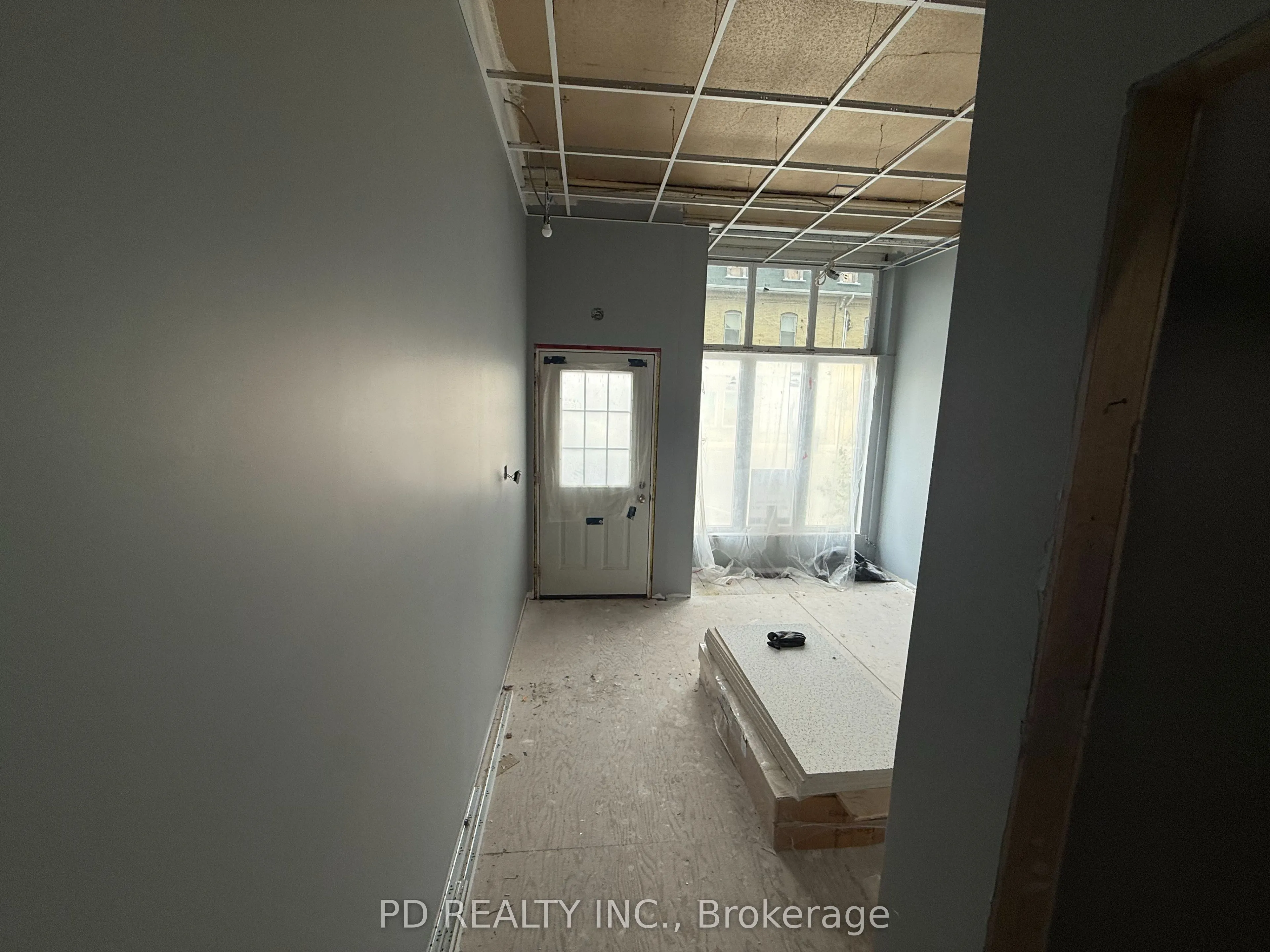 34-36 King Street E, #1