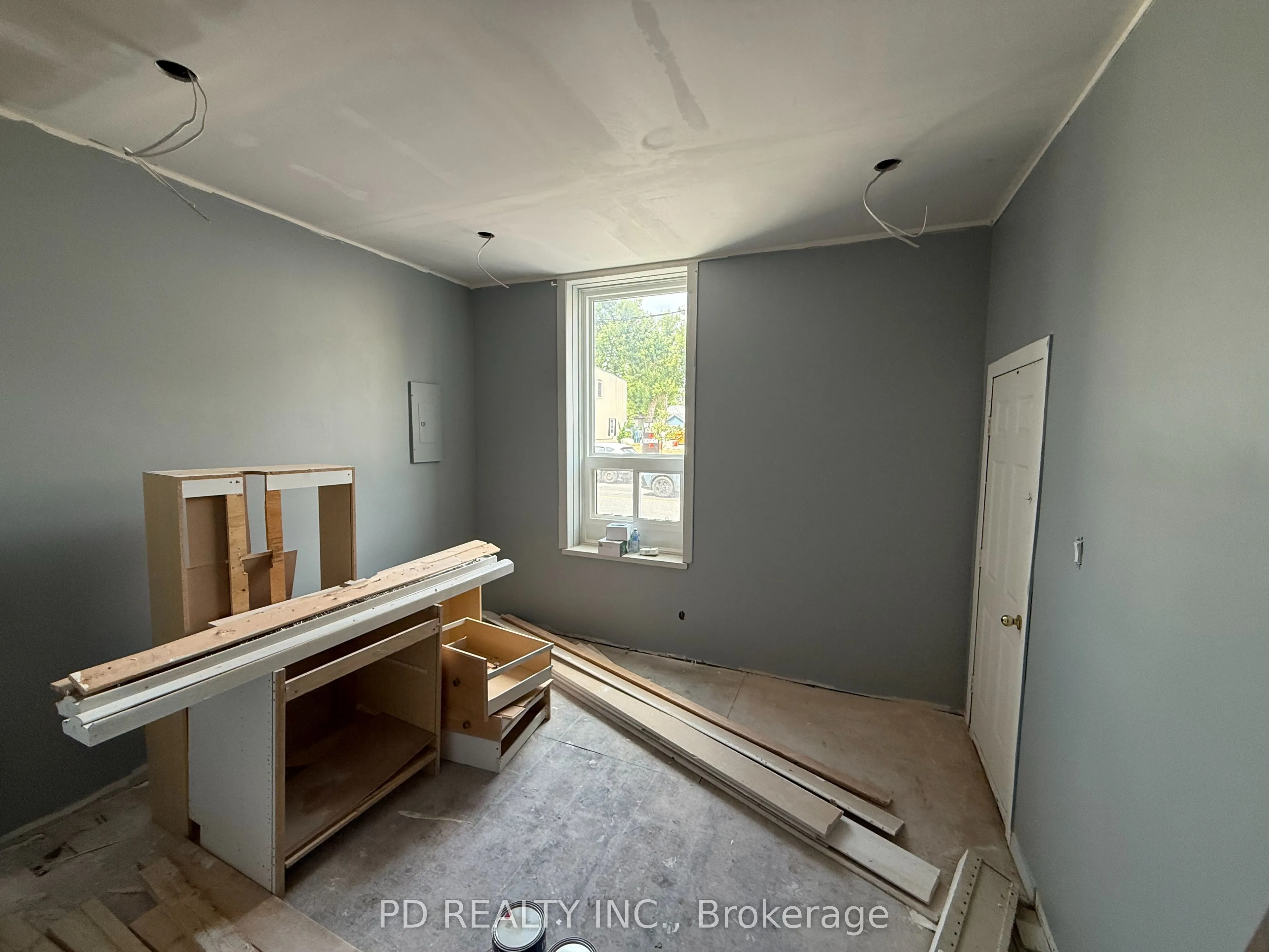 34-36 King Street E, #2
