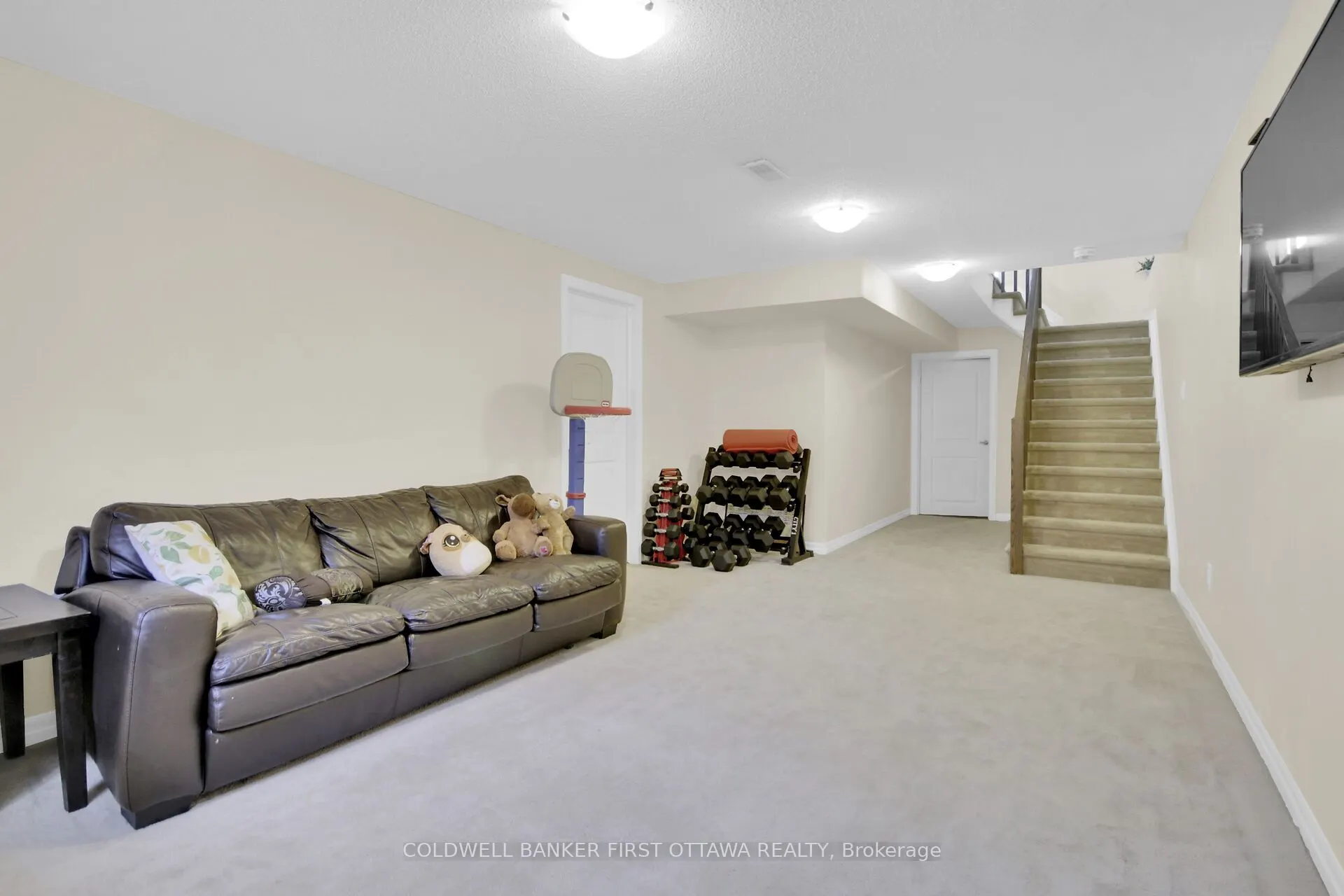168 Hawkshaw Crescent
