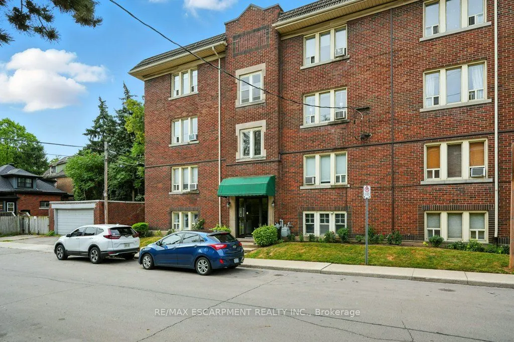 6 Vineland Avenue, #18