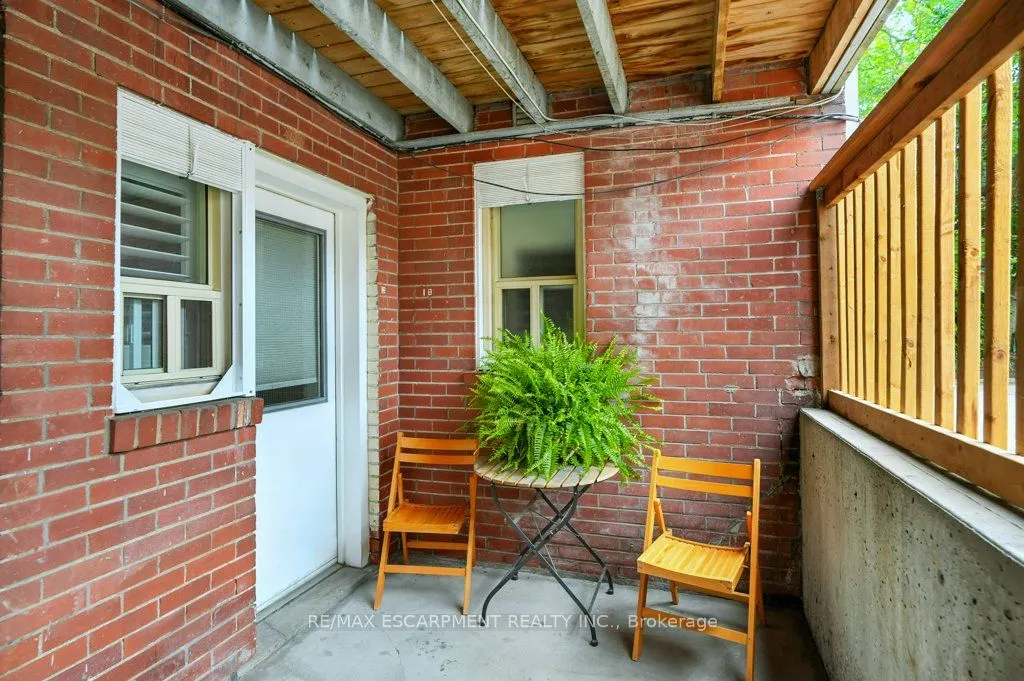 6 Vineland Avenue, #18