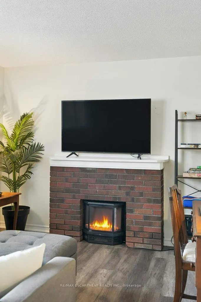 6 Vineland Avenue, #18