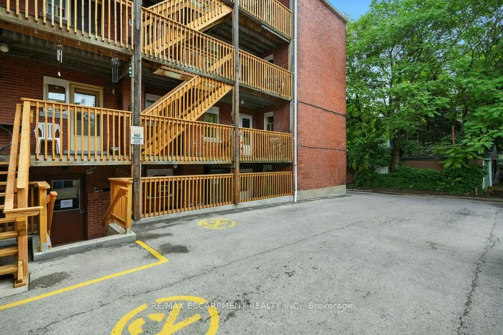 6 Vineland Avenue, #18