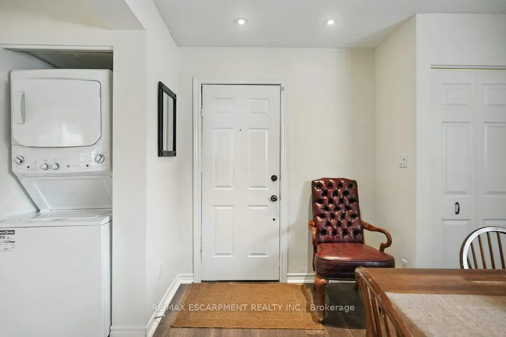 6 Vineland Avenue, #18
