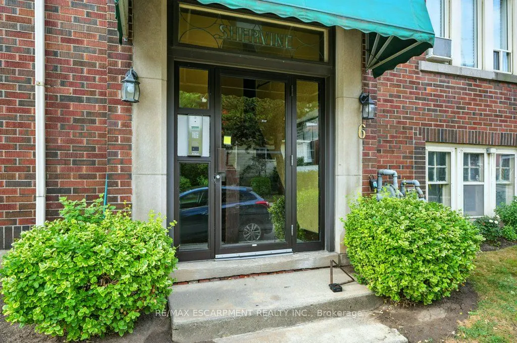 6 Vineland Avenue, #18
