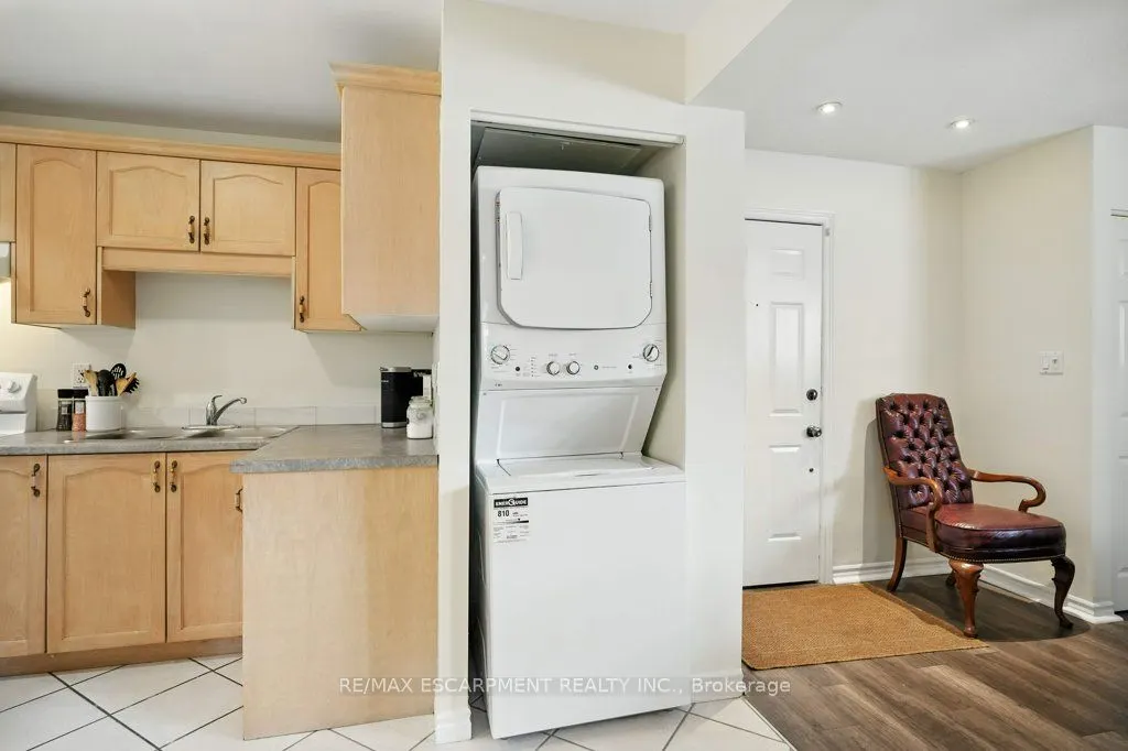 6 Vineland Avenue, #18