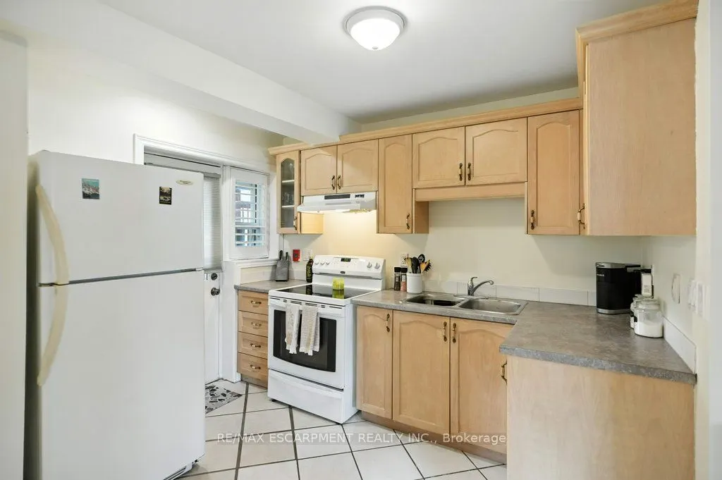 6 Vineland Avenue, #18