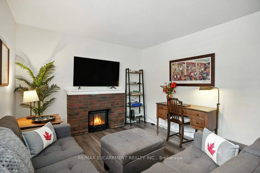 6 Vineland Avenue, #18