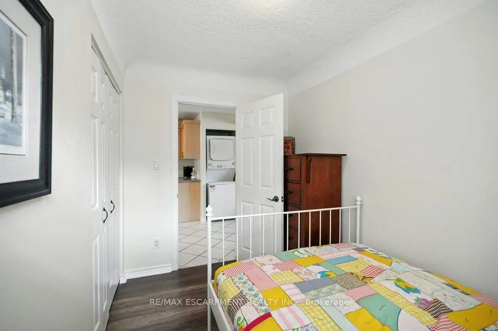 6 Vineland Avenue, #18