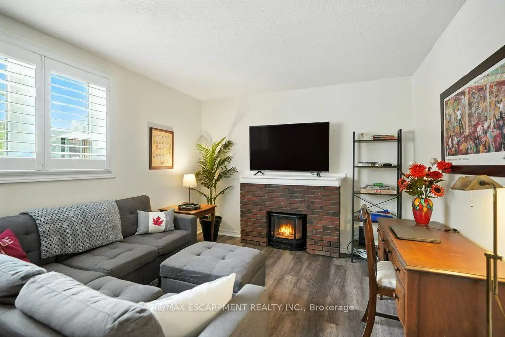 6 Vineland Avenue, #18