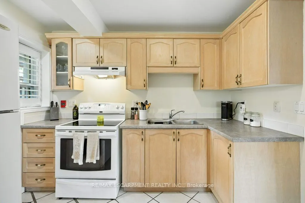 6 Vineland Avenue, #18
