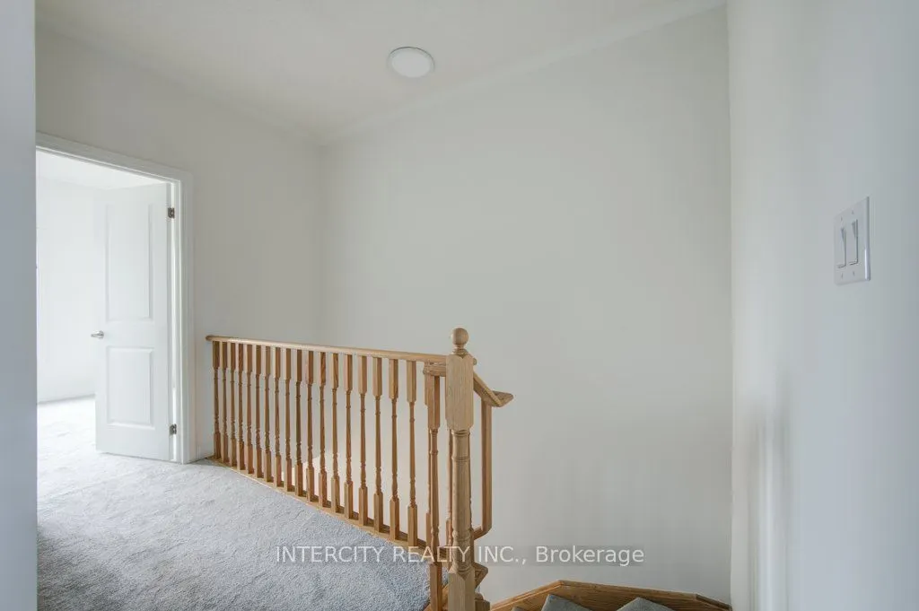 68 Sidney Rose Common