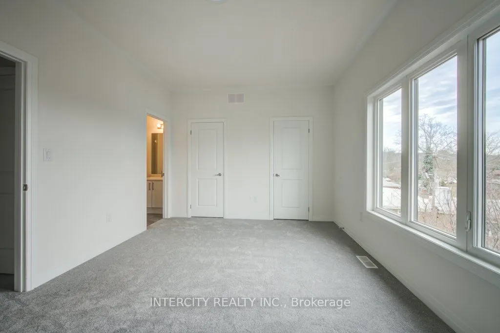 68 Sidney Rose Common