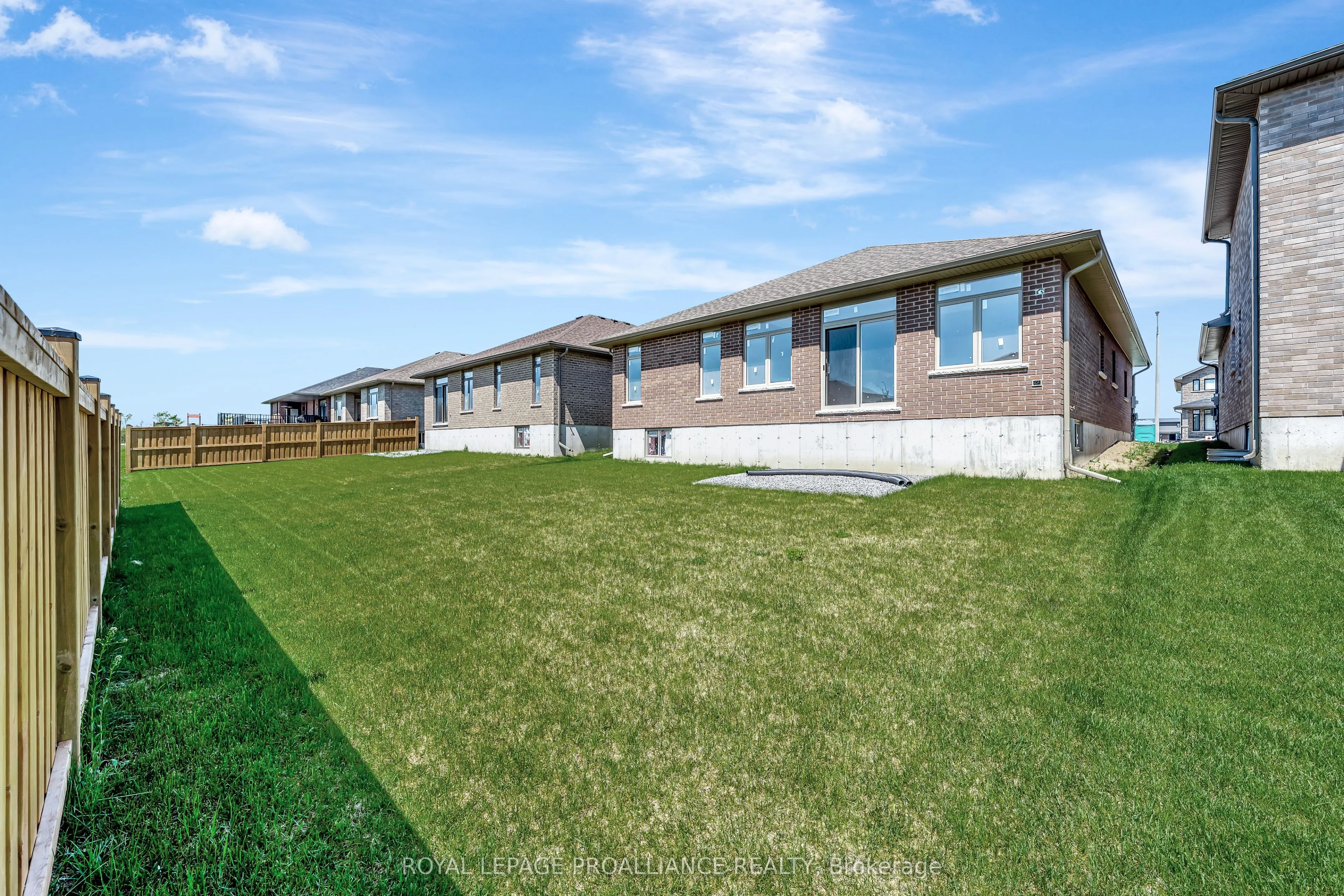 15 Andrew Crescent