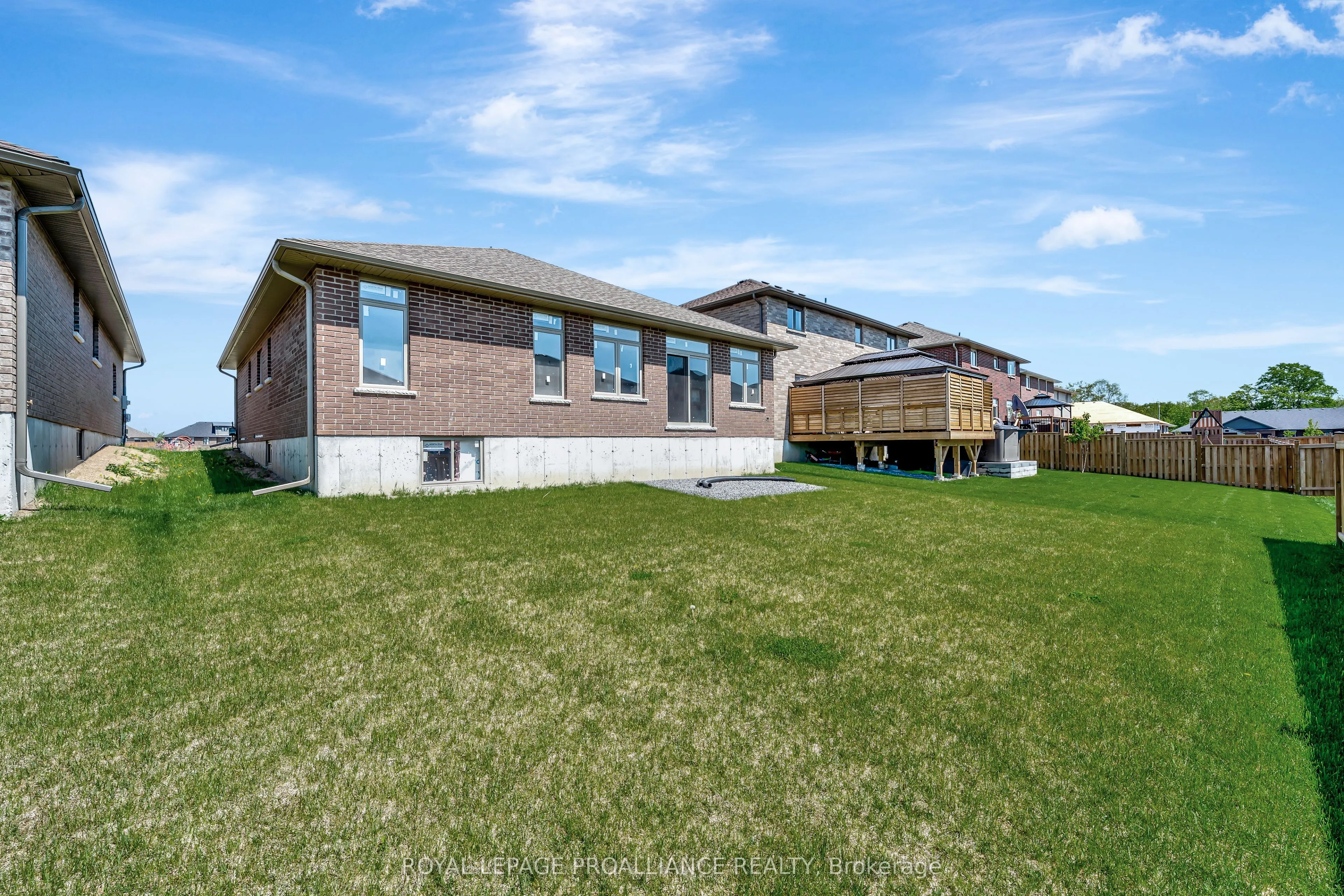 15 Andrew Crescent