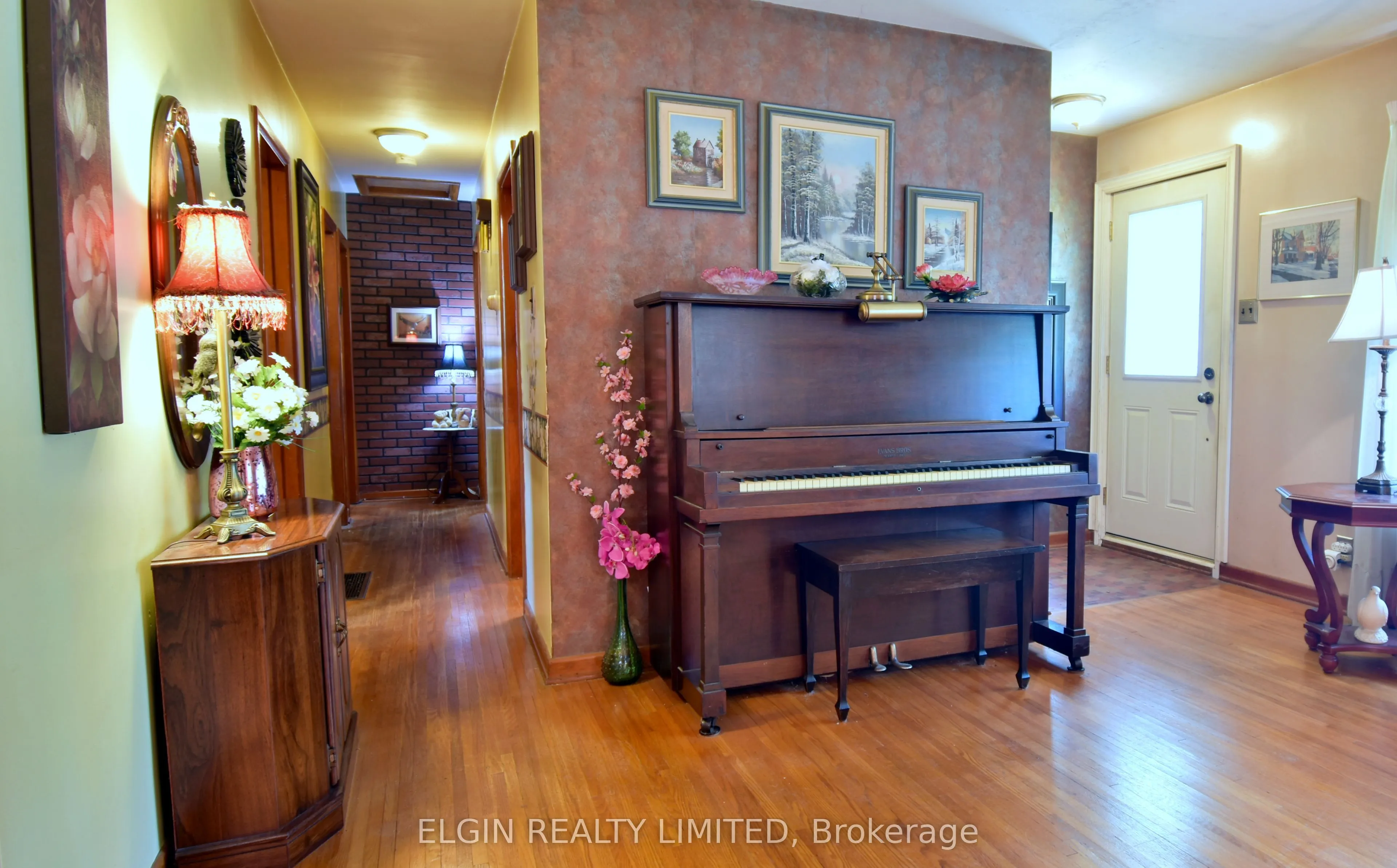 83 Churchill Crescent