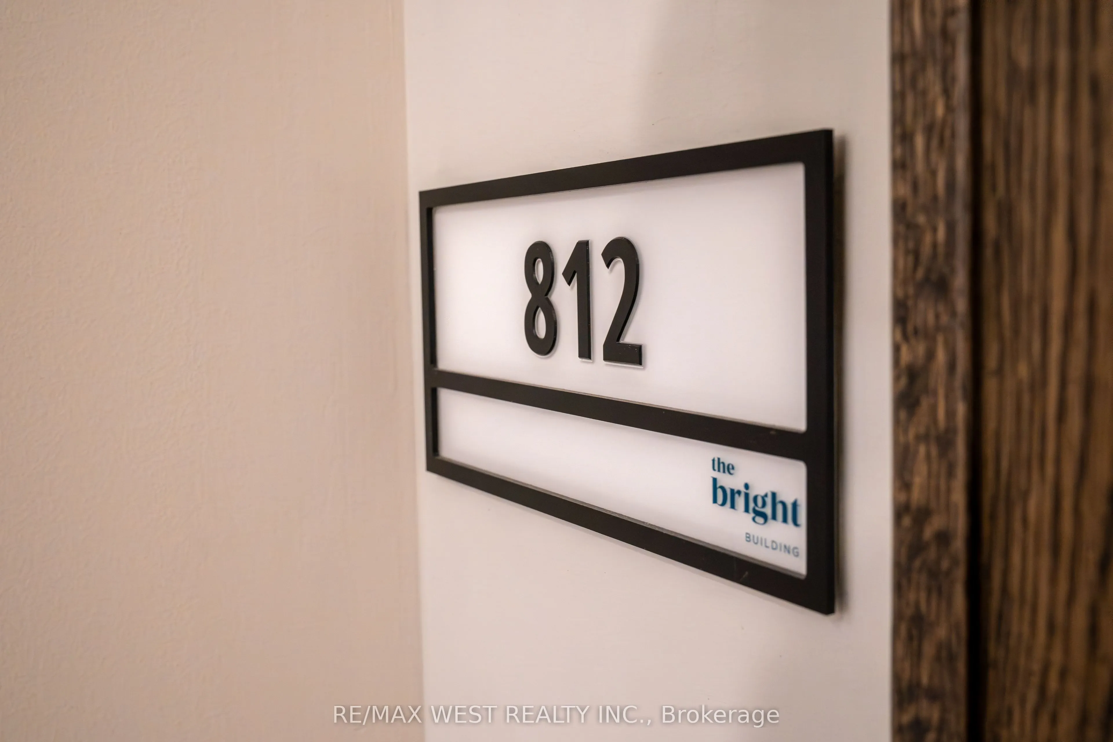741 King Street W, #812
