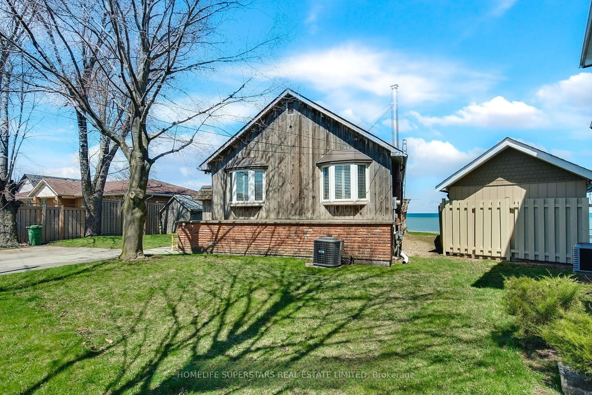 56 SEABREEZE Crescent